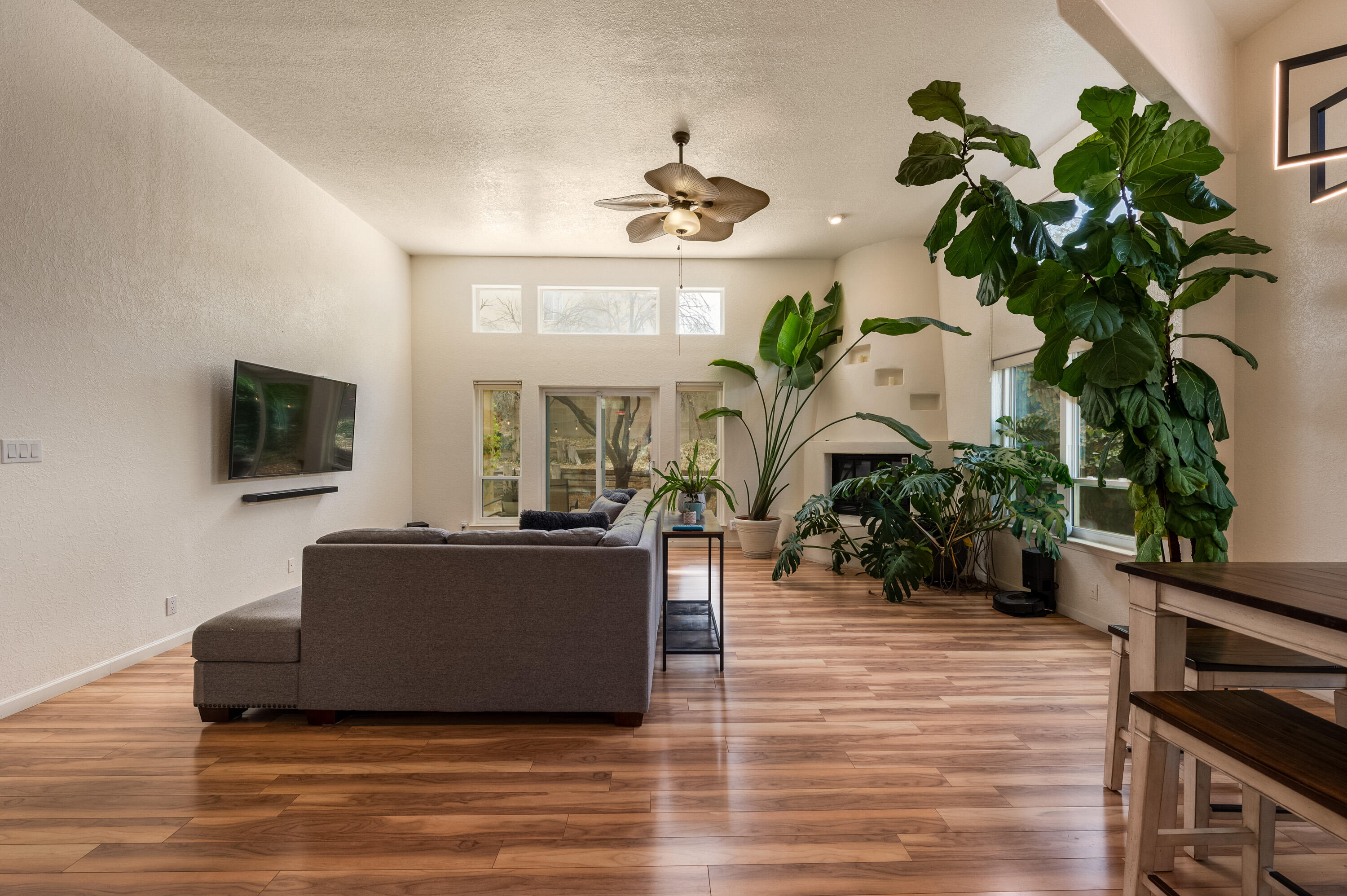 9532 SAN RAFAEL Avenue NE