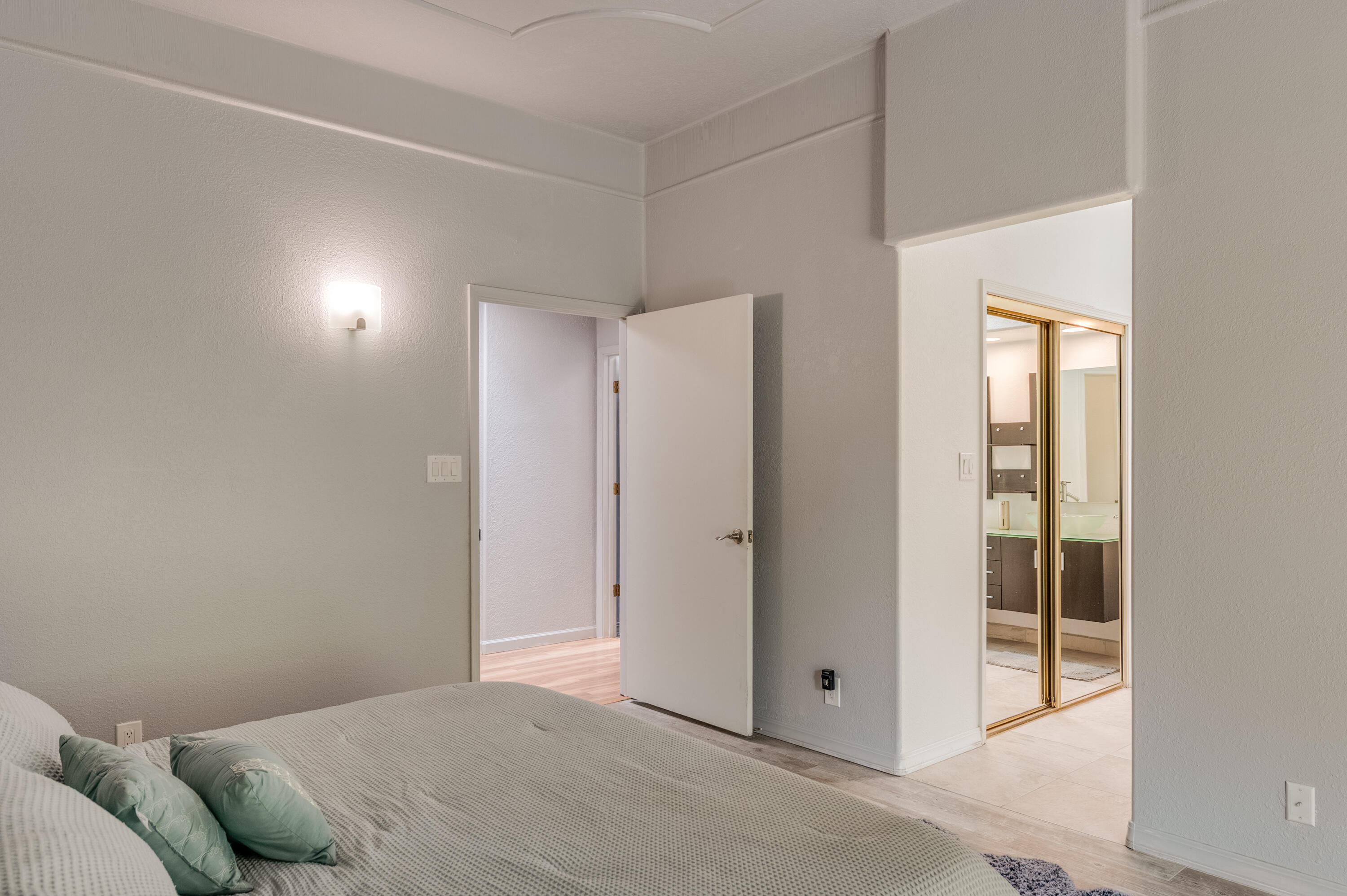 9532 SAN RAFAEL Avenue NE