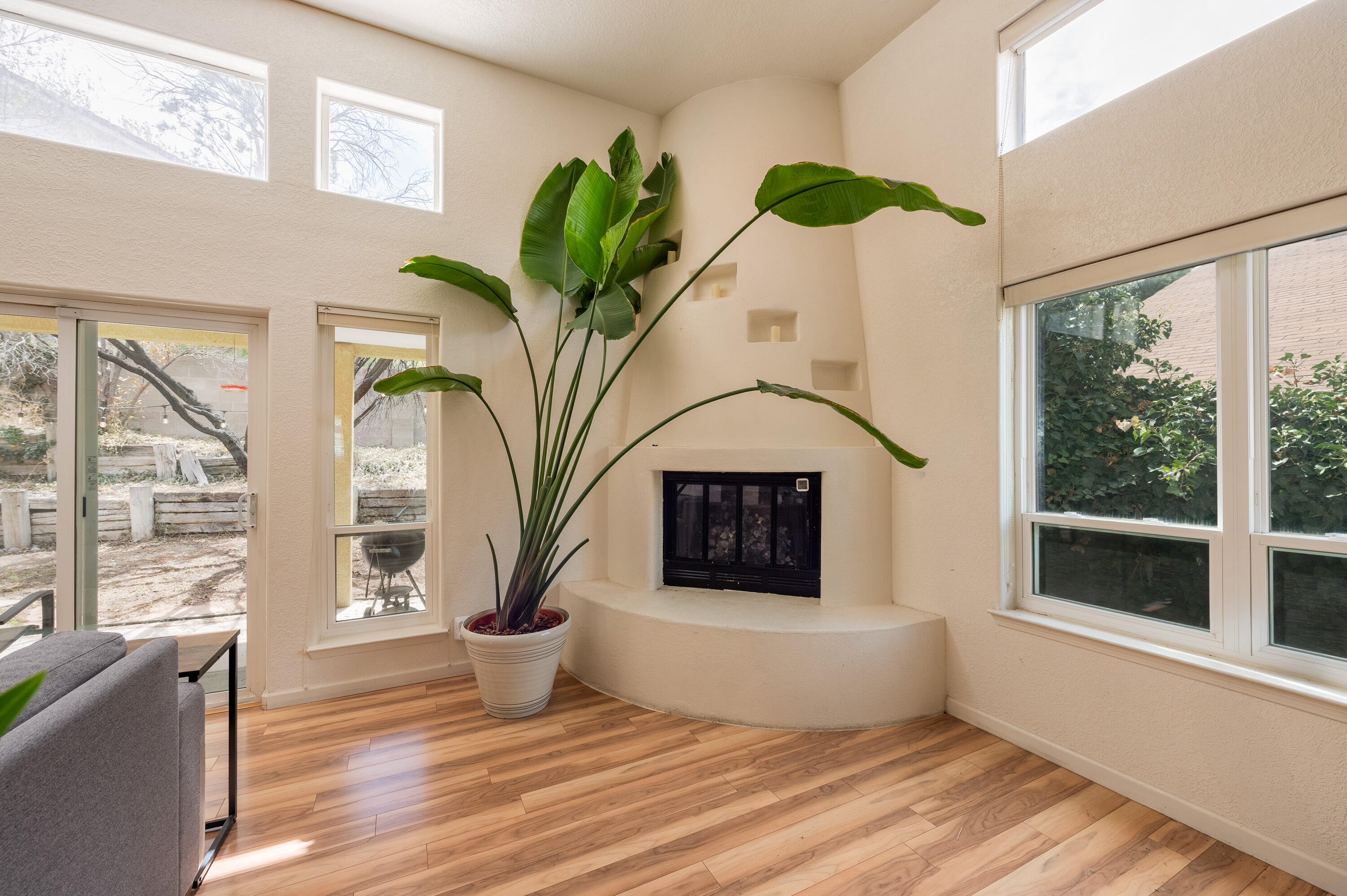 9532 SAN RAFAEL Avenue NE