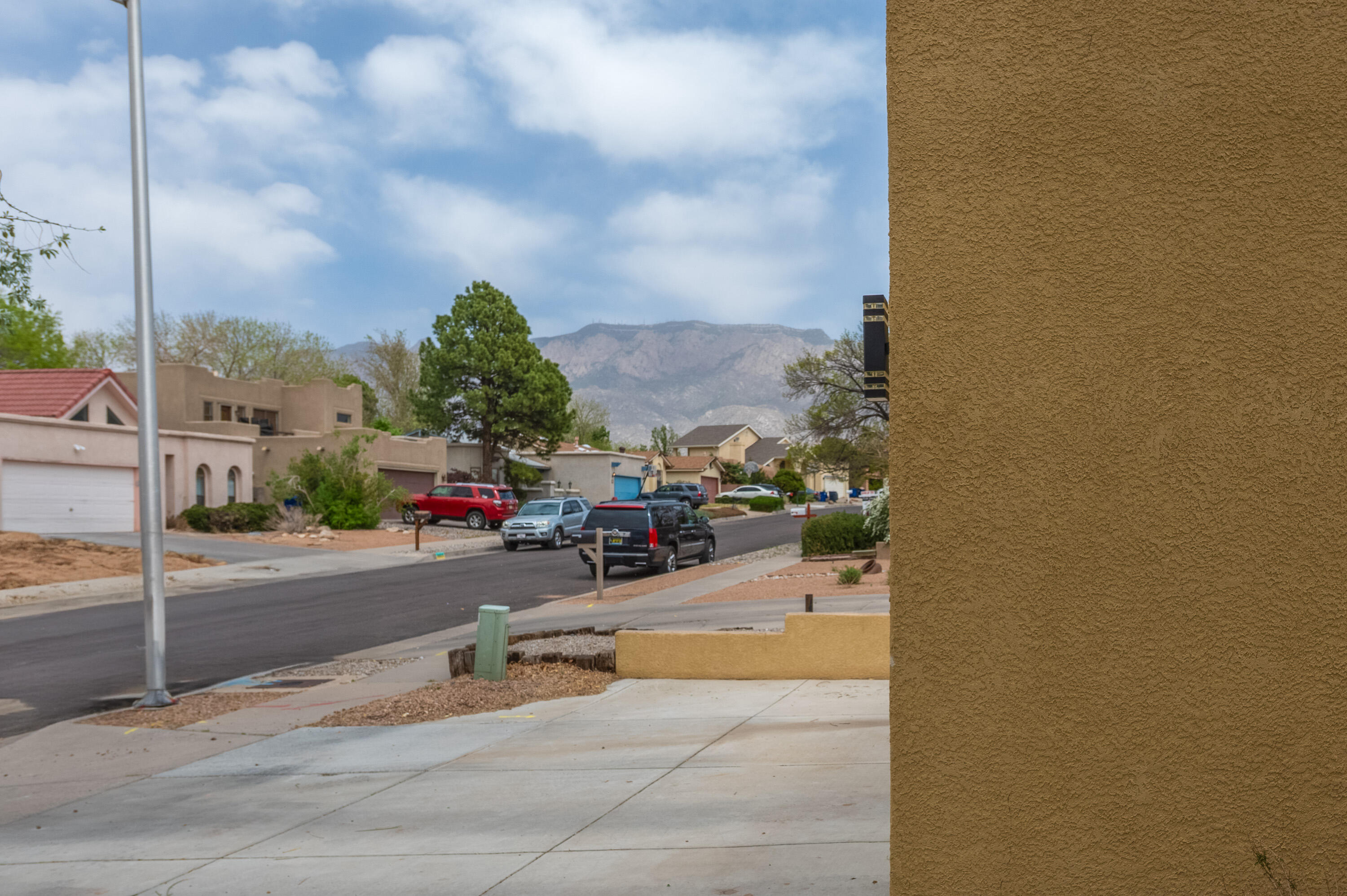 9532 SAN RAFAEL Avenue NE