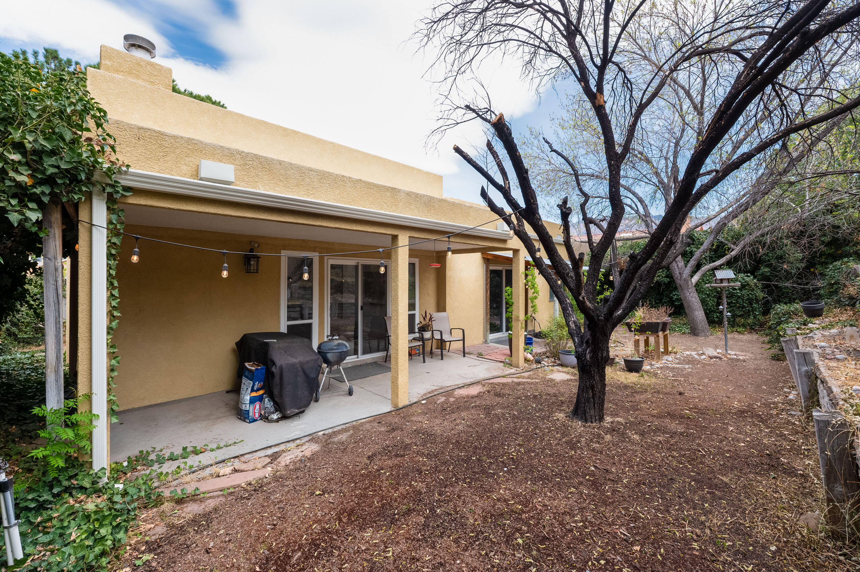 9532 SAN RAFAEL Avenue NE