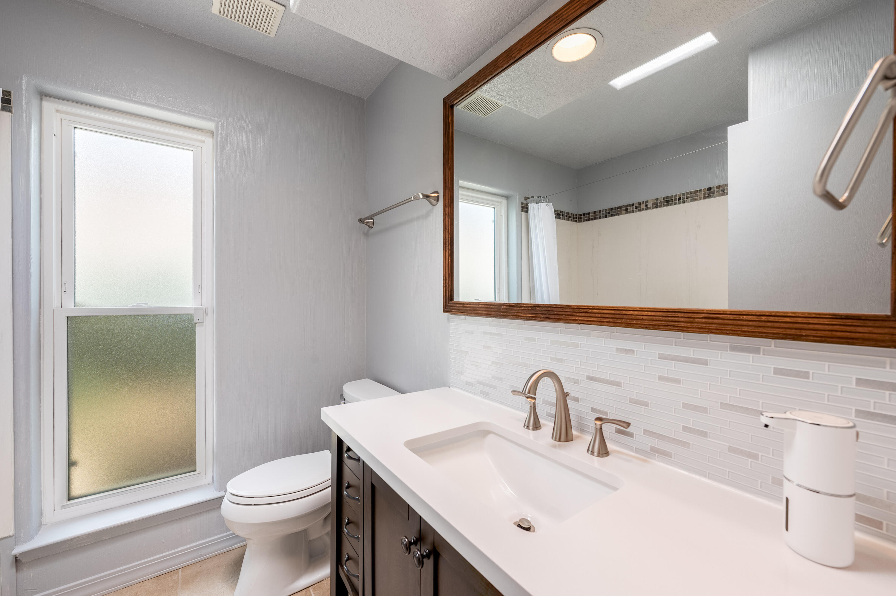 9532 SAN RAFAEL Avenue NE