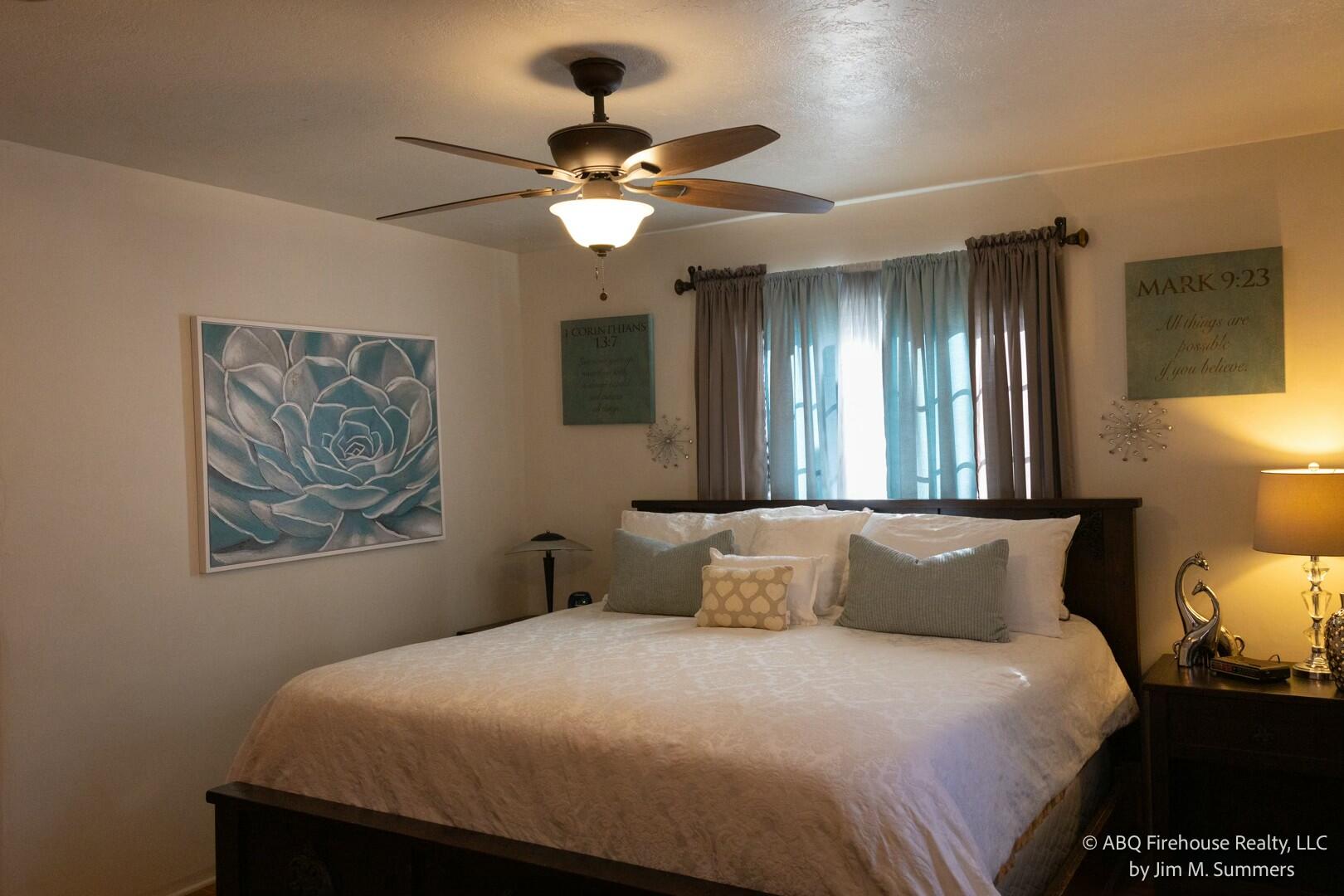 1023 ESPEJO Street NE