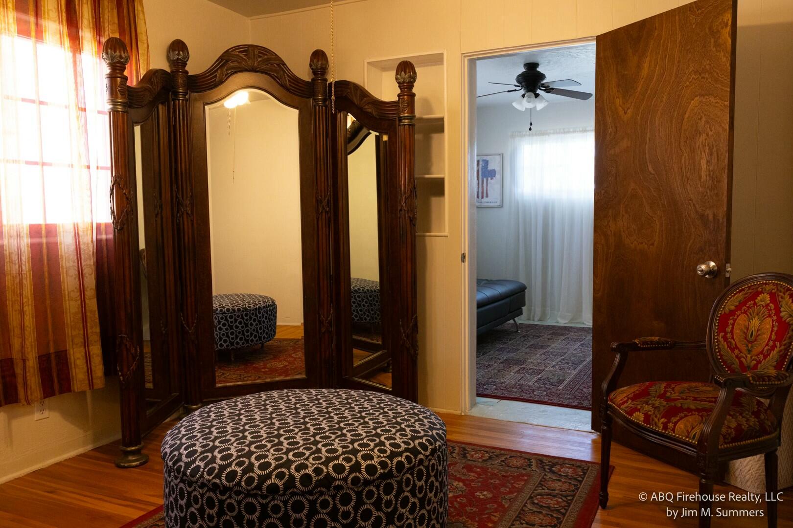 1023 ESPEJO Street NE