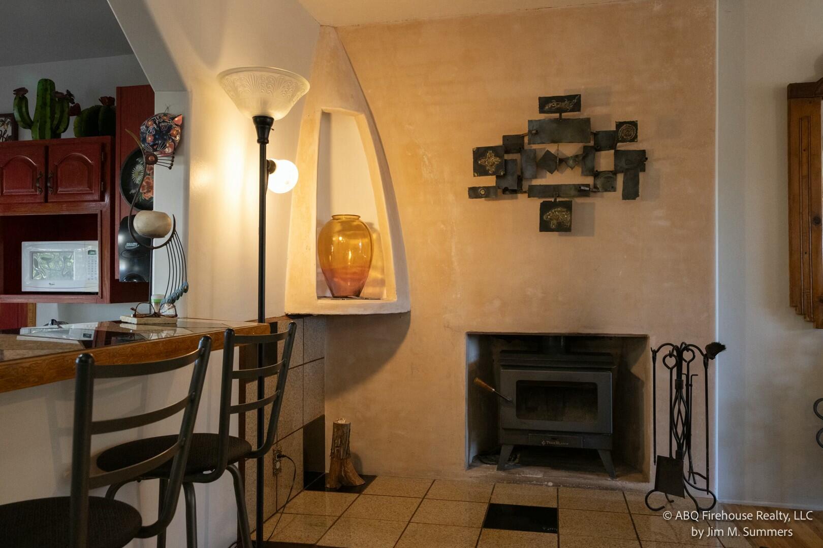 1023 ESPEJO Street NE