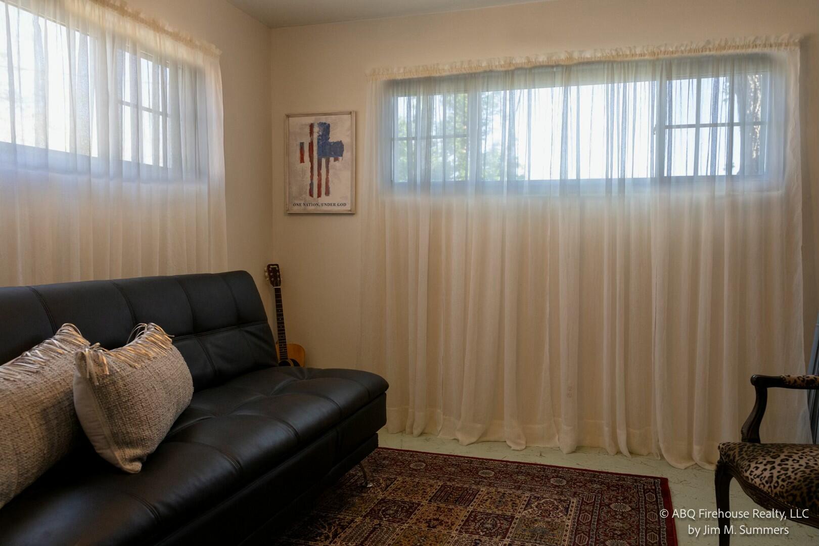 1023 ESPEJO Street NE