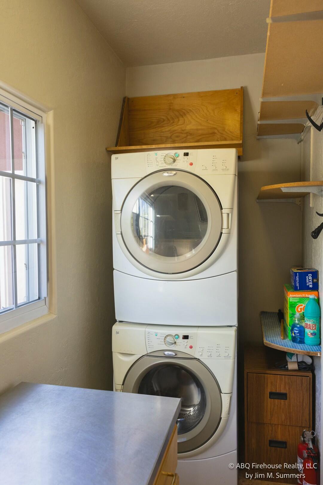 1023 ESPEJO Street NE