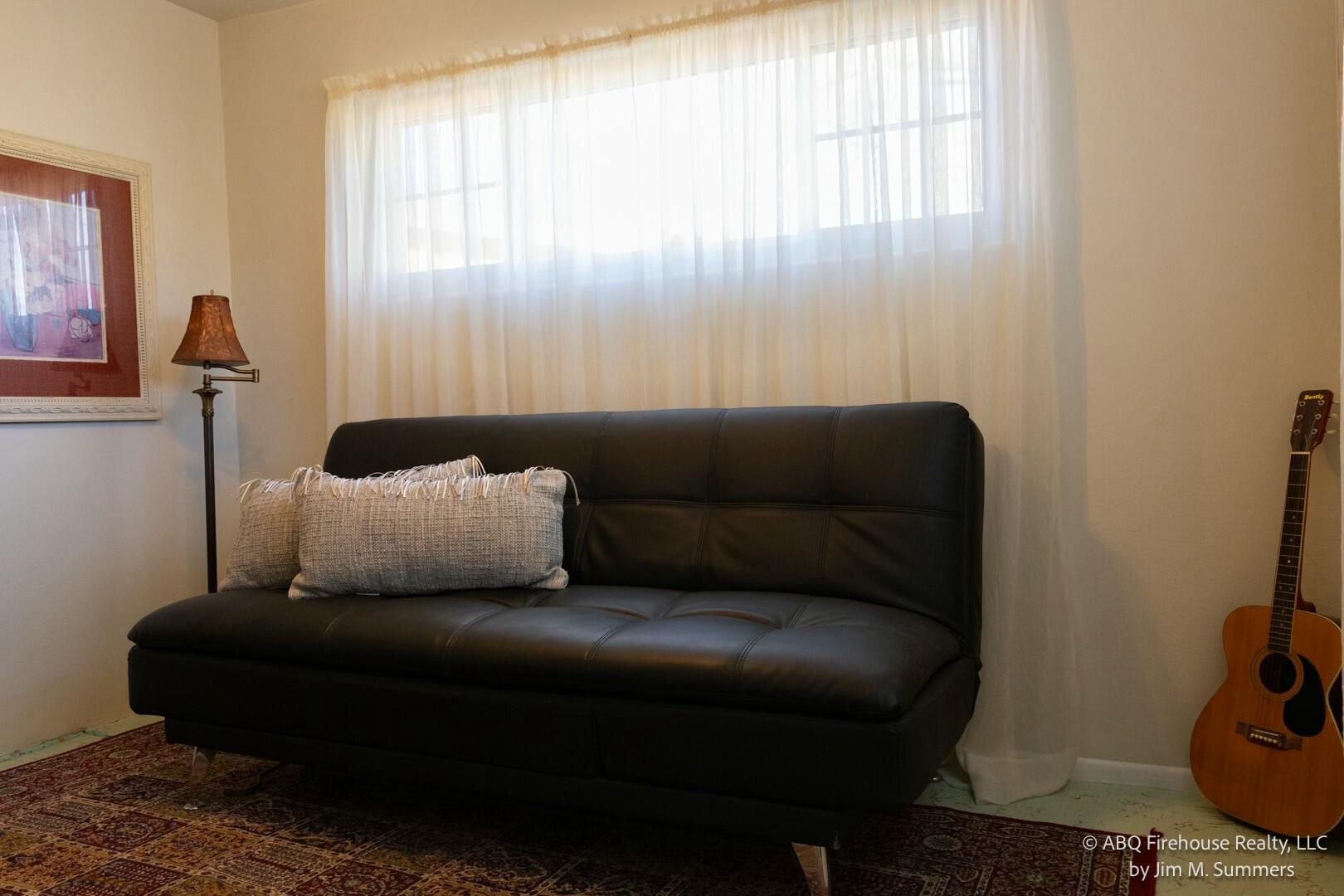 1023 ESPEJO Street NE