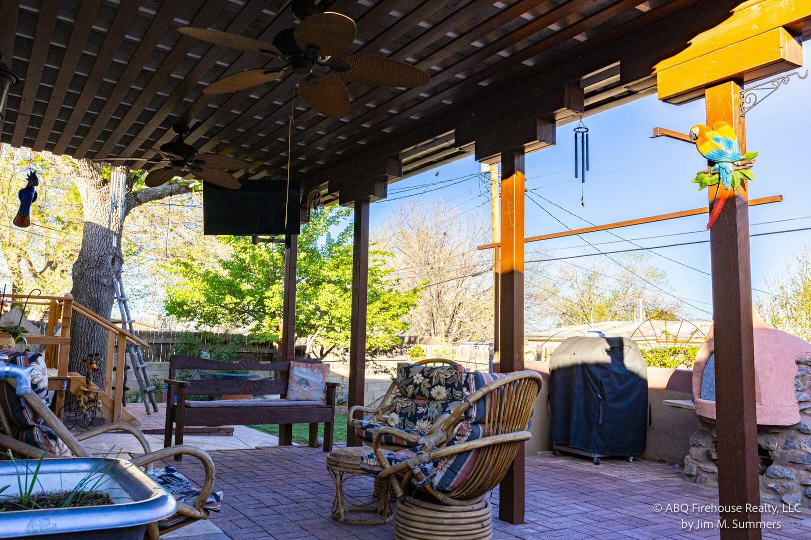 1023 ESPEJO Street NE