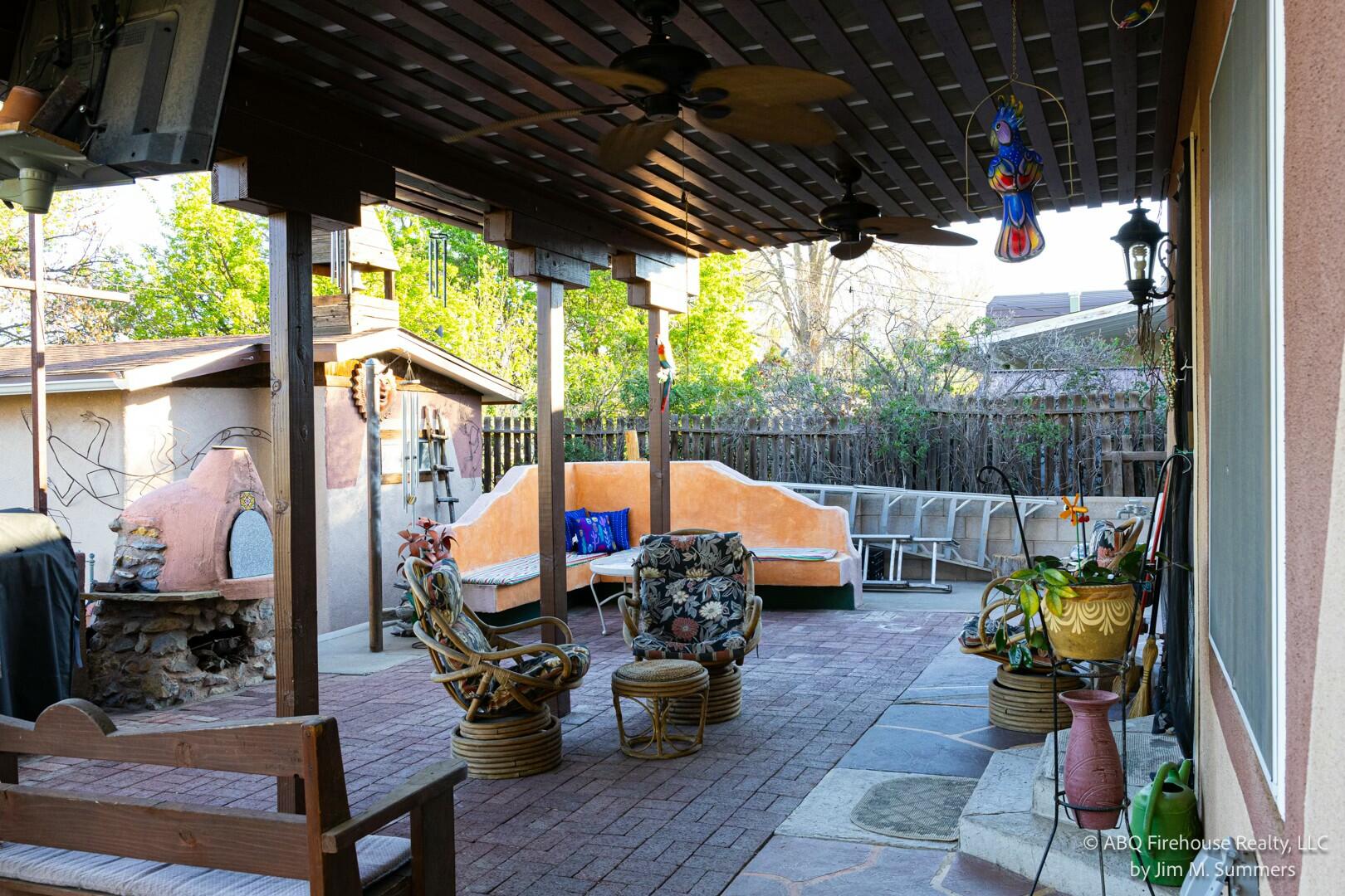 1023 ESPEJO Street NE