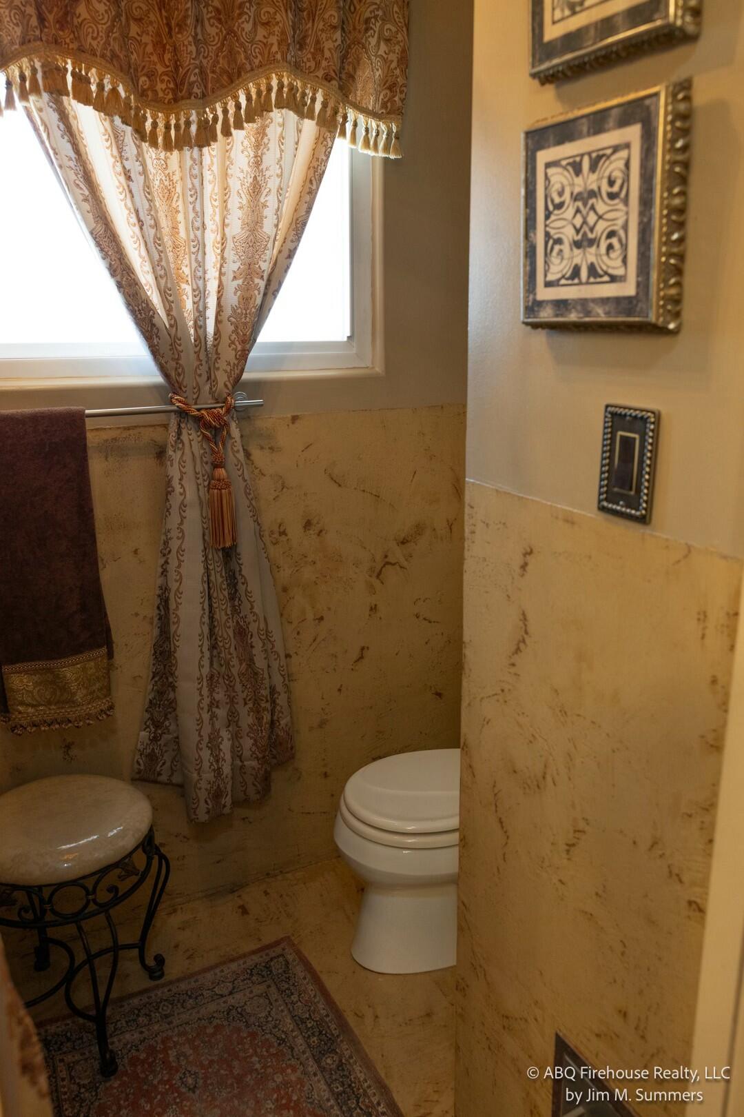 1023 ESPEJO Street NE