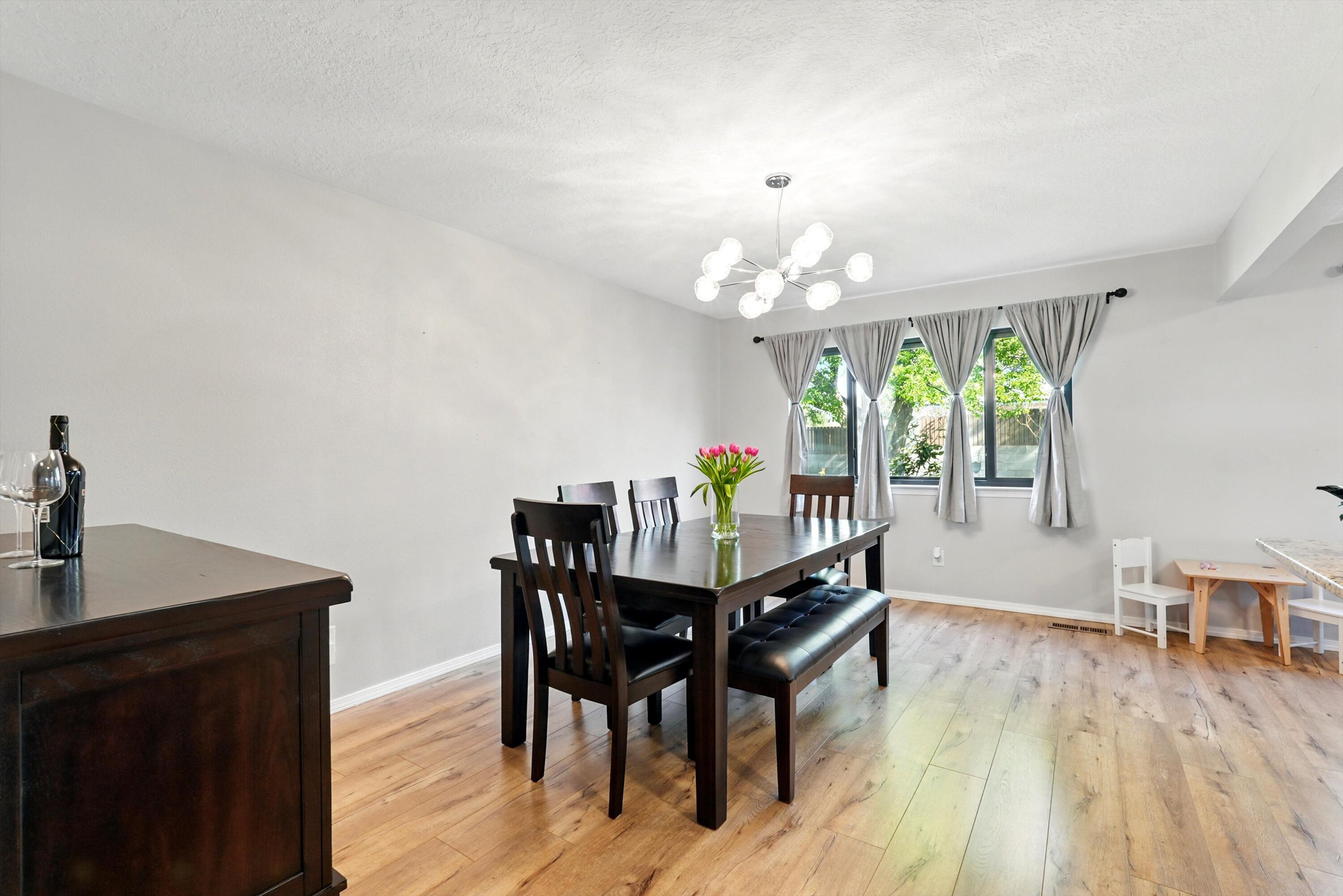 14117 LA CUEVA Avenue NE