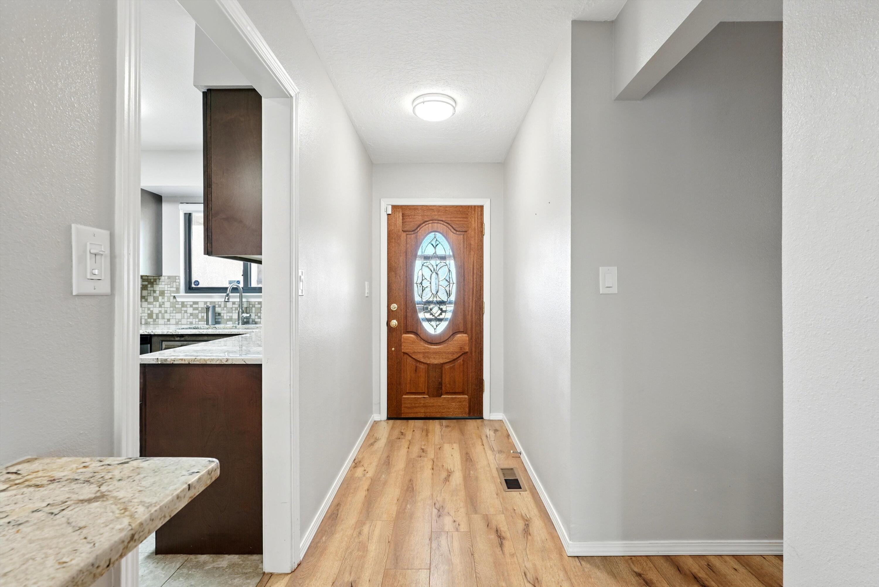 14117 LA CUEVA Avenue NE