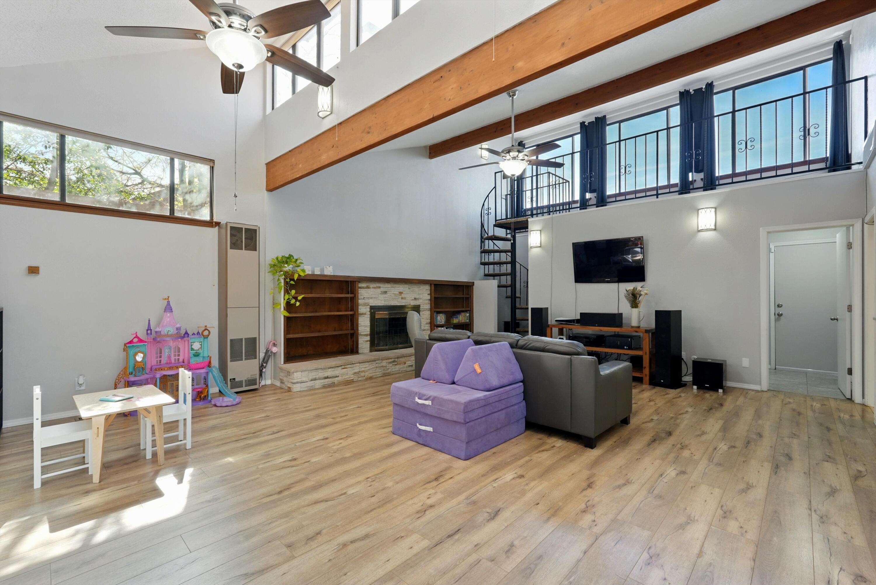 14117 LA CUEVA Avenue NE