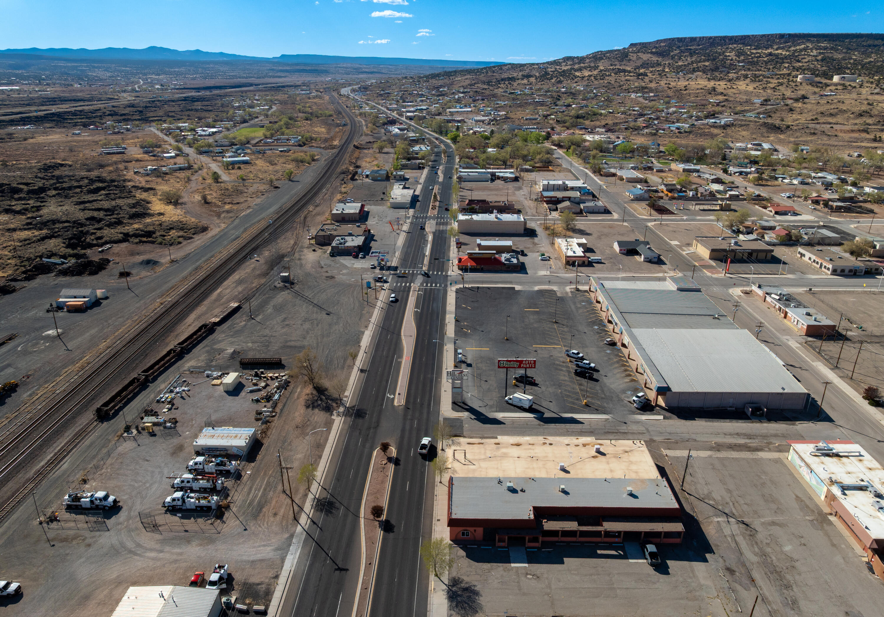 200 E Santa Fe Avenue