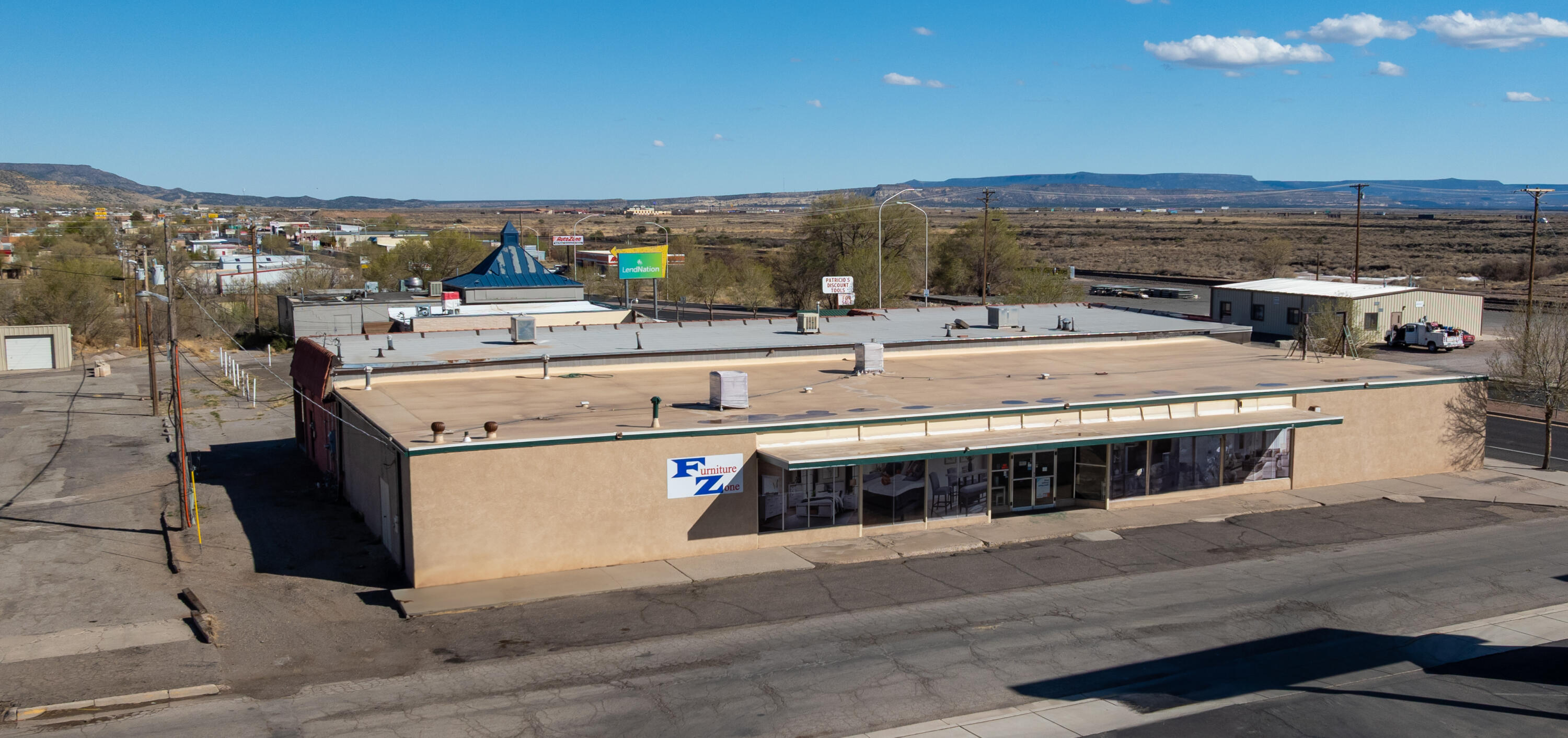 200 E Santa Fe Avenue