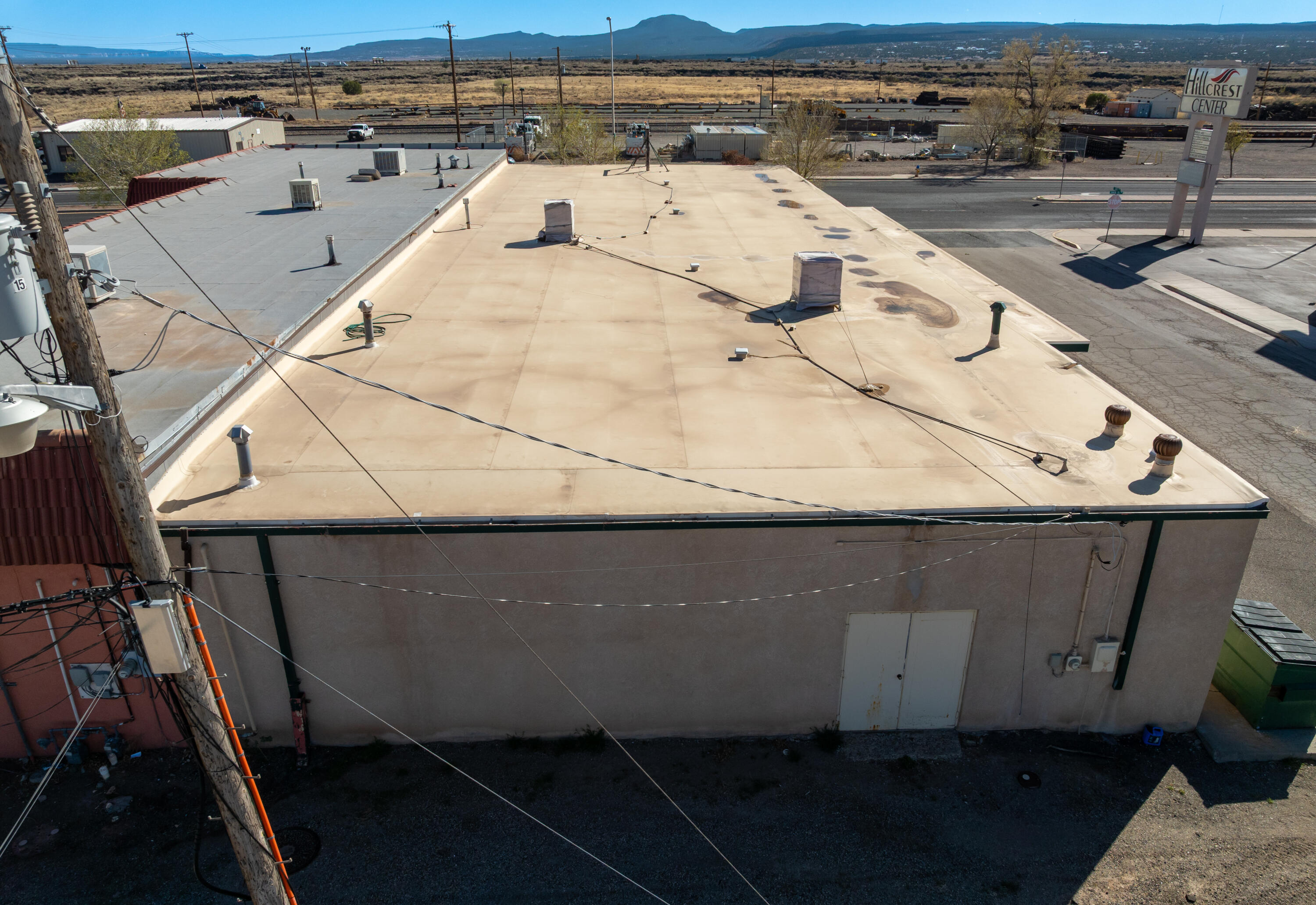 200 E Santa Fe Avenue