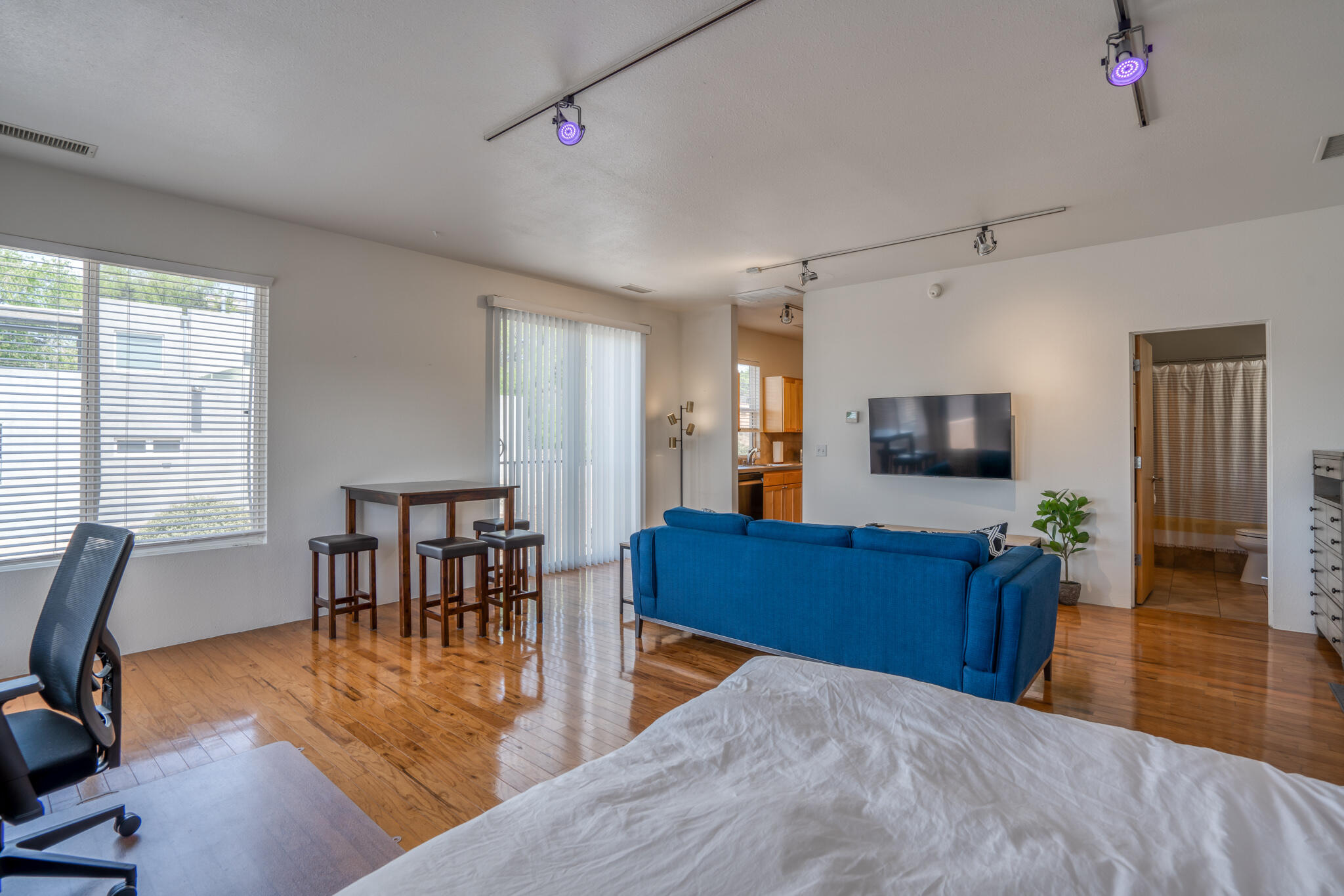 1101 DR MARTIN LUTHER KING JR Avenue NE