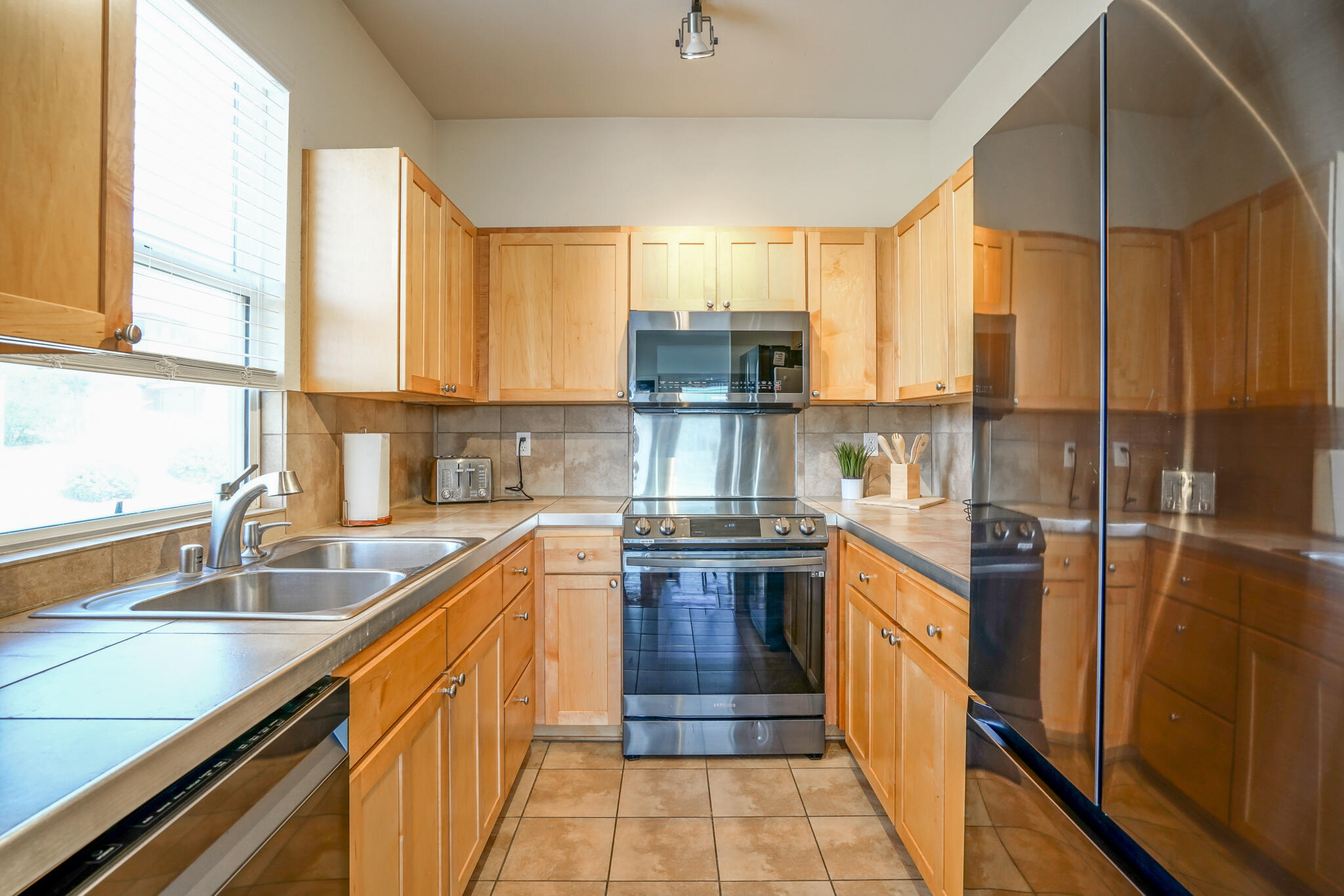 1101 DR MARTIN LUTHER KING JR Avenue NE