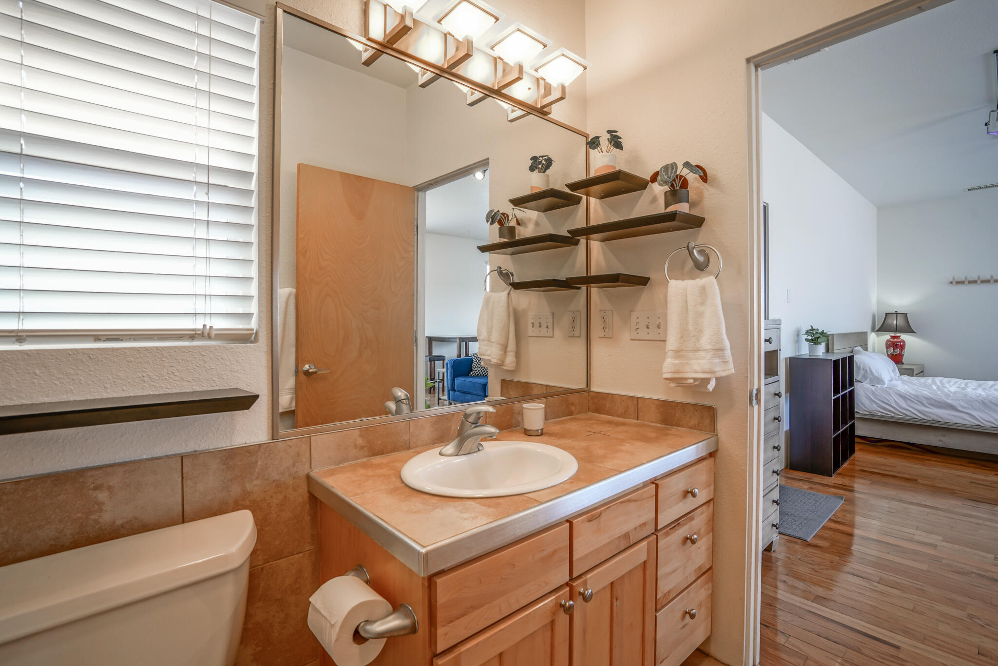 1101 DR MARTIN LUTHER KING JR Avenue NE