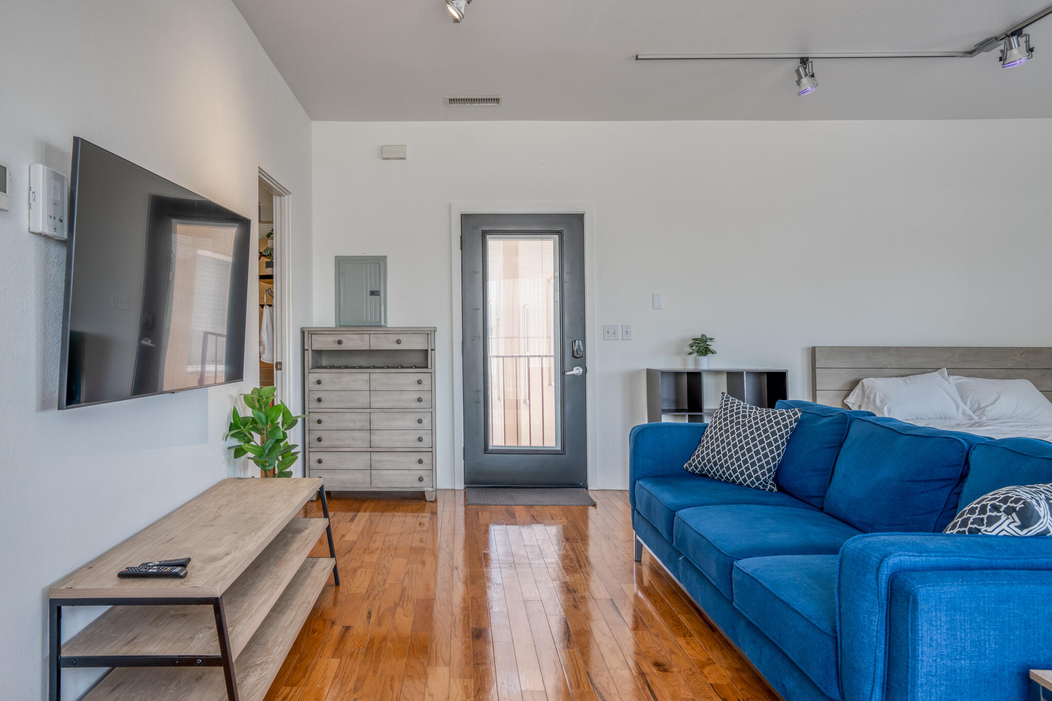 1101 DR MARTIN LUTHER KING JR Avenue NE