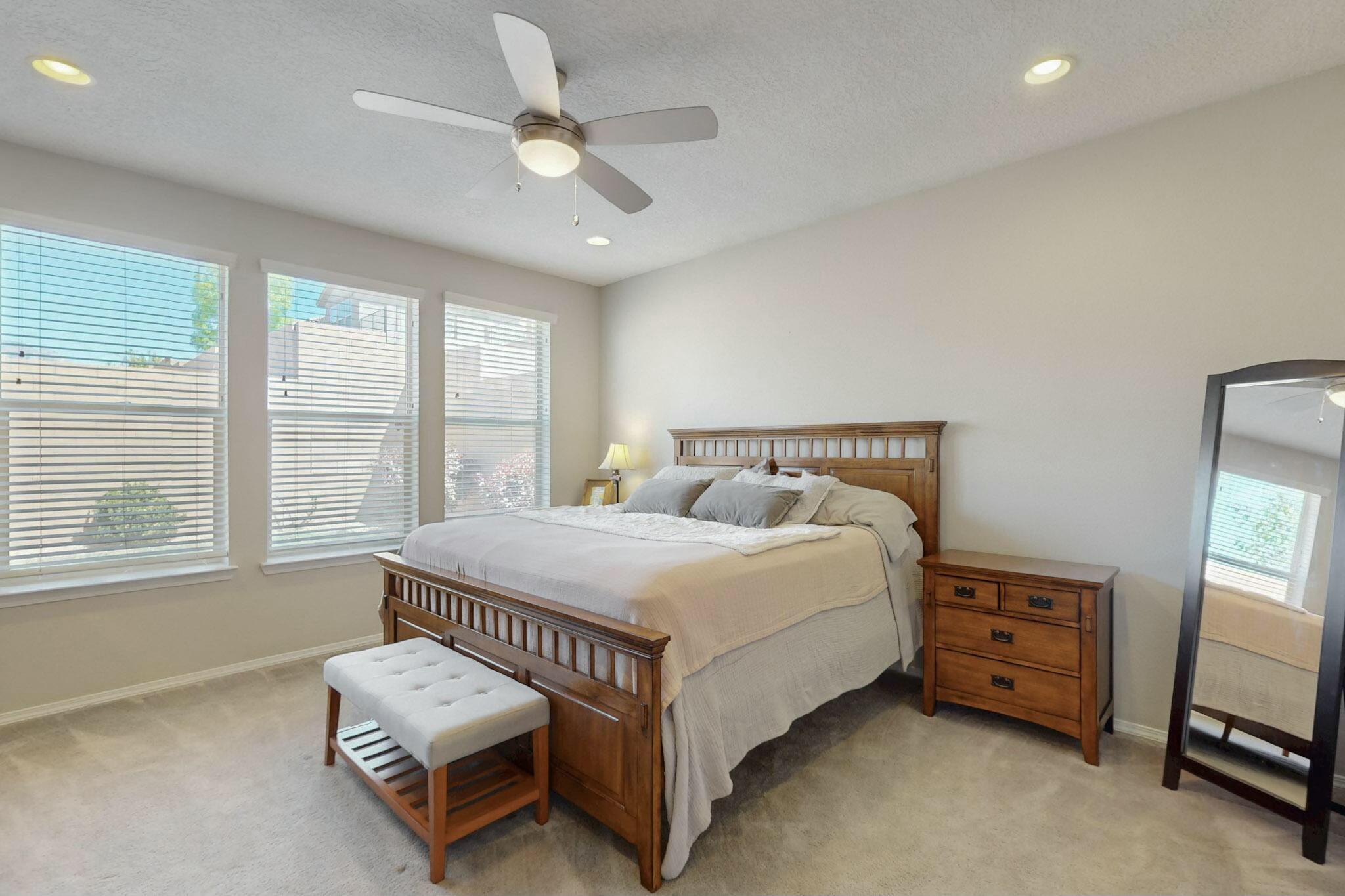 9112 LANSDOWNE Place NE