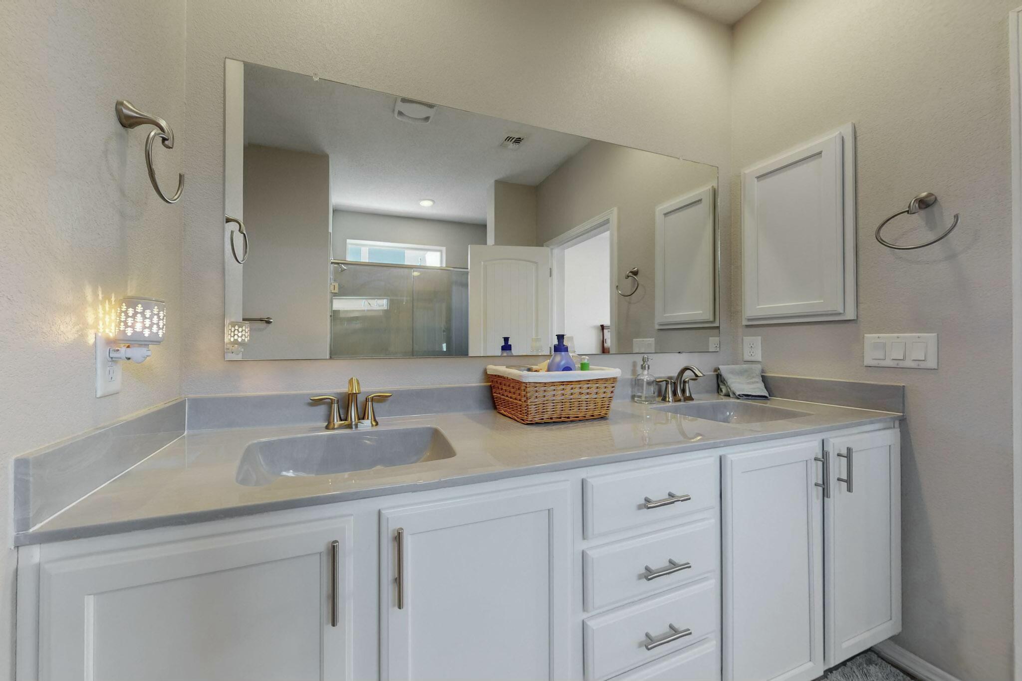 9112 LANSDOWNE Place NE