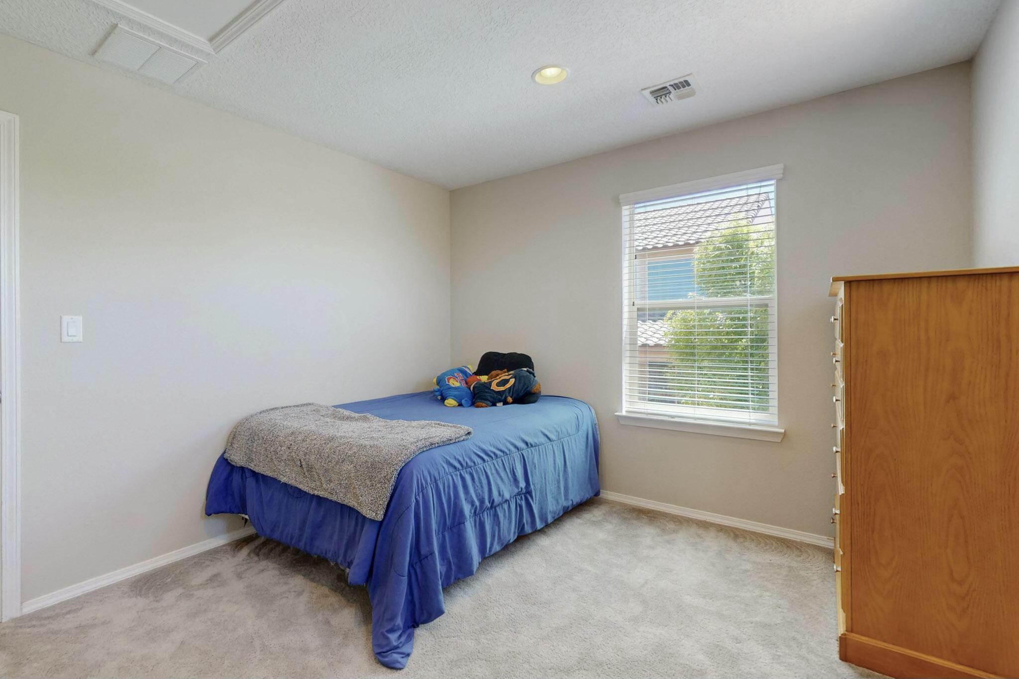 9112 LANSDOWNE Place NE