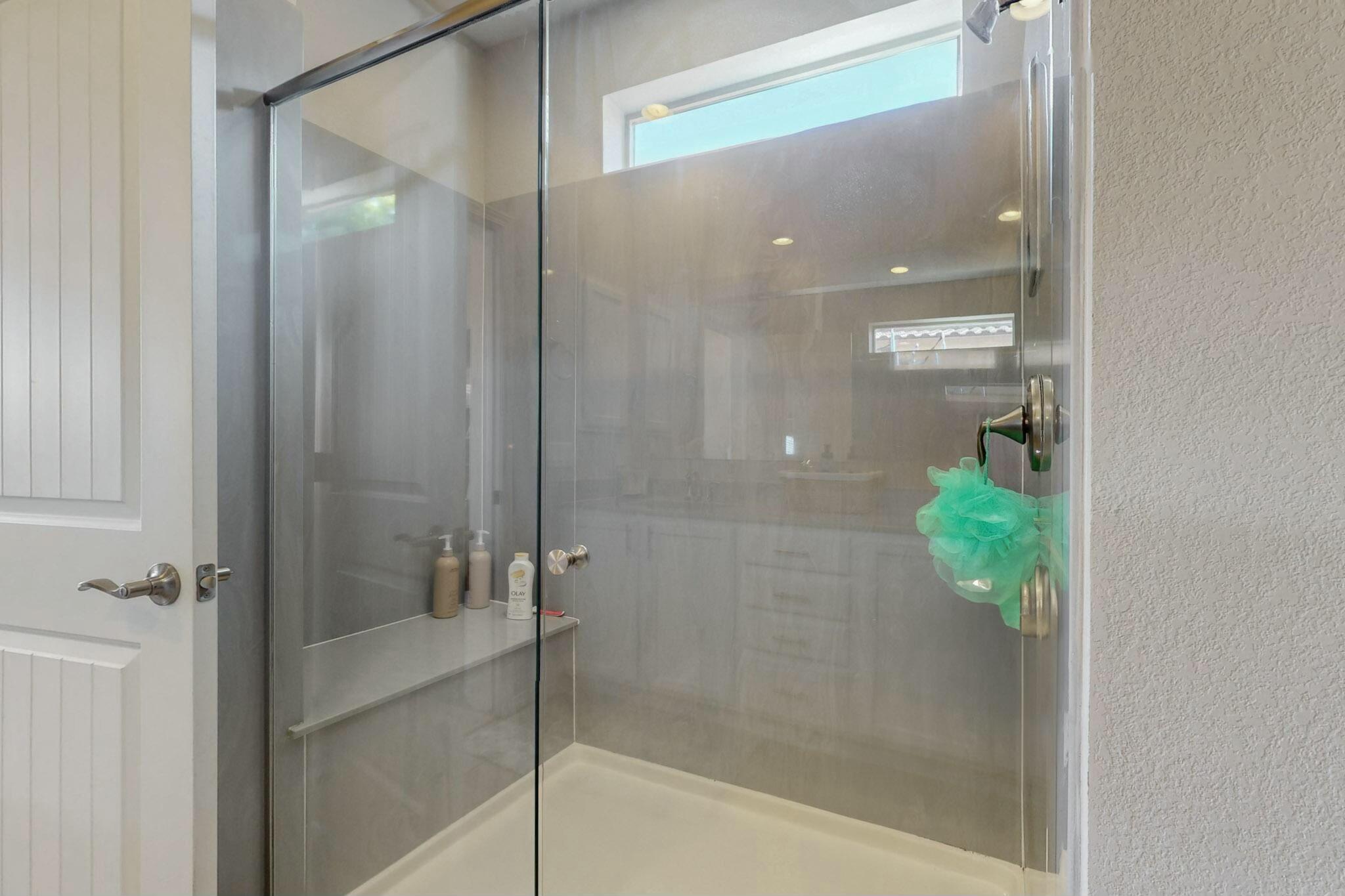 9112 LANSDOWNE Place NE