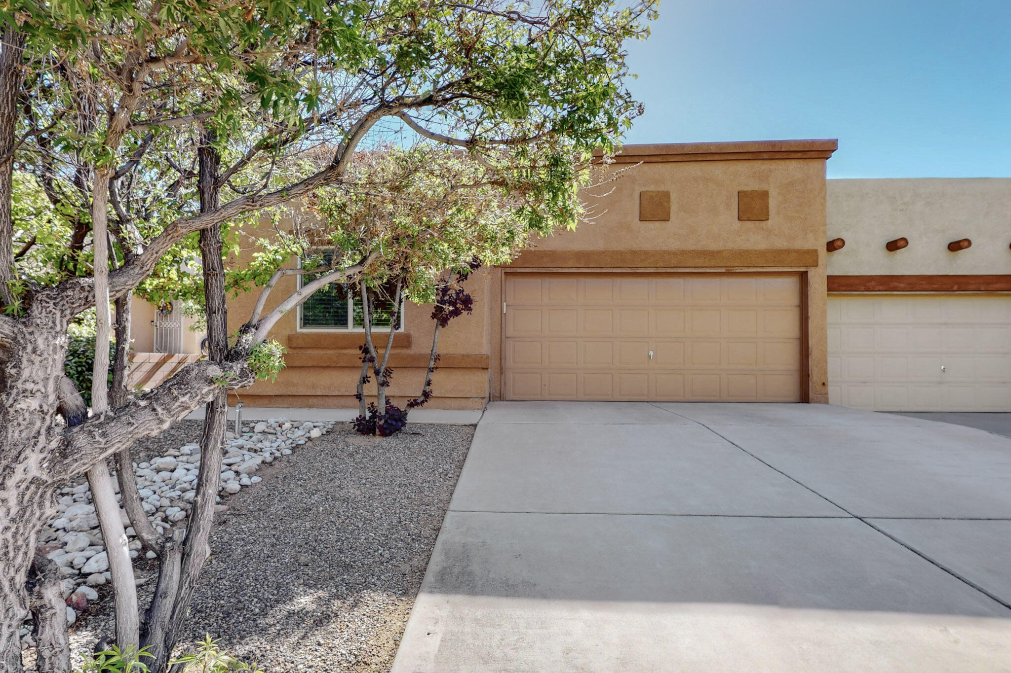 2242 CORTINA Loop SE