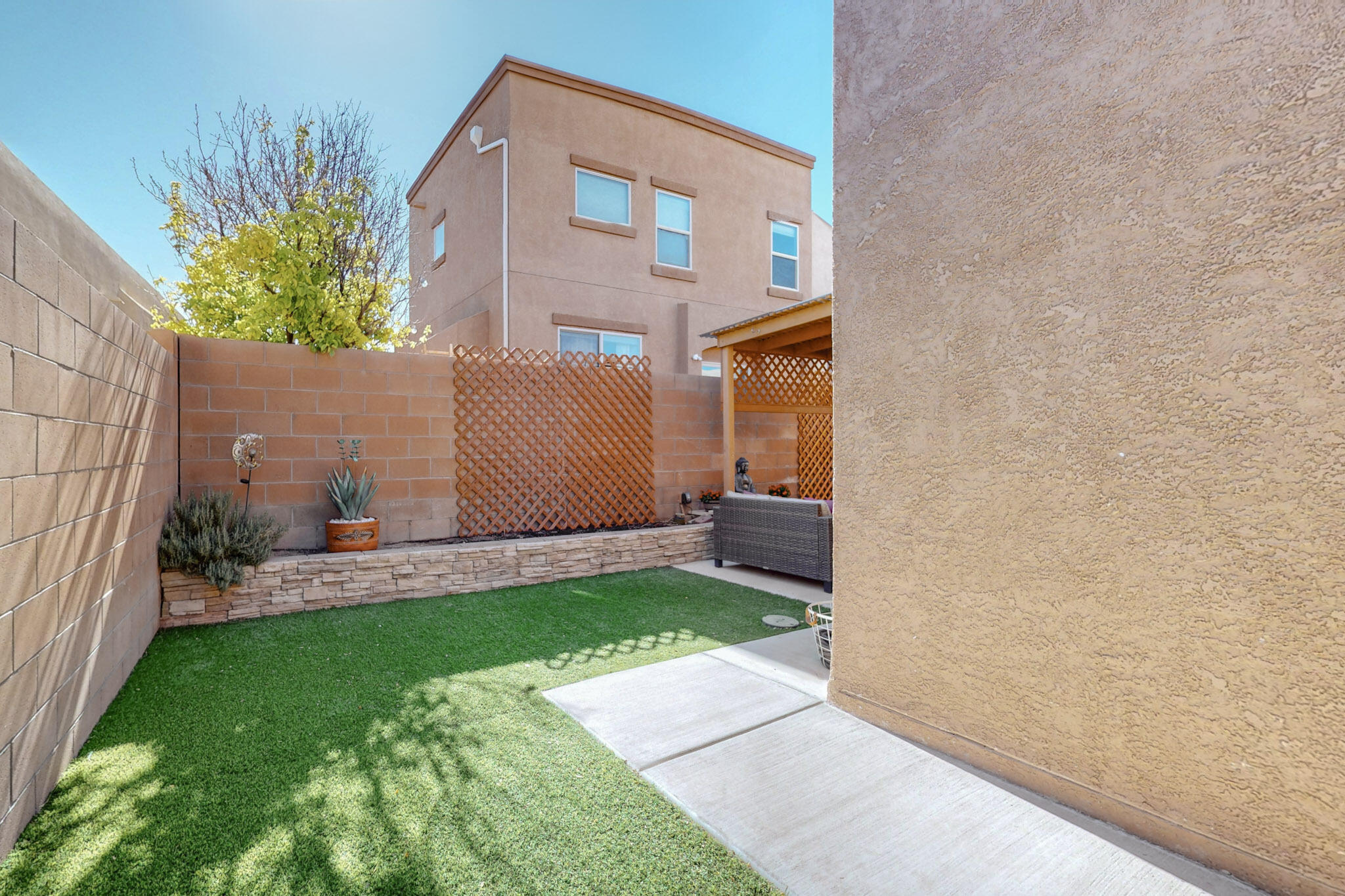 2242 CORTINA Loop SE