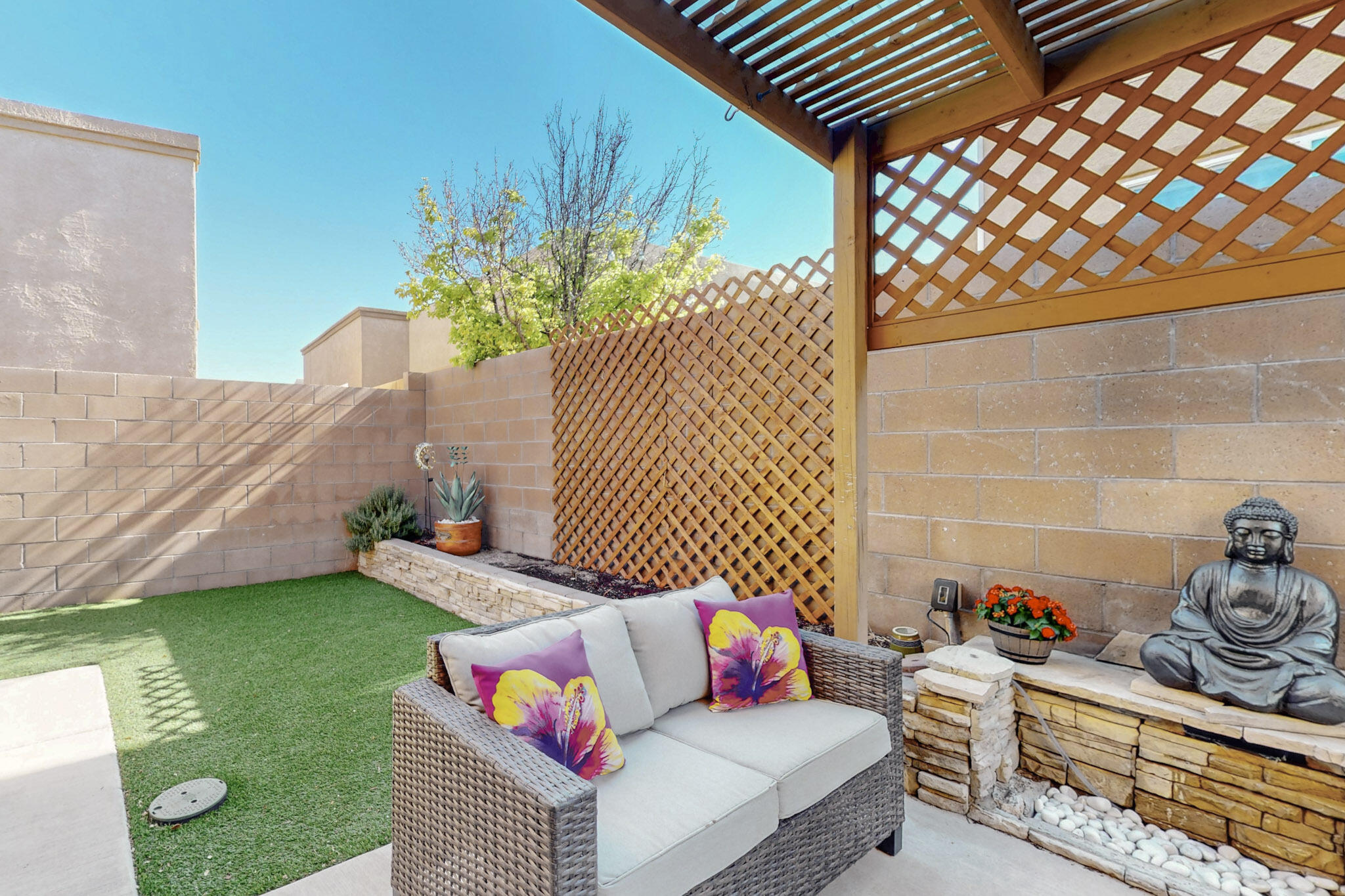 2242 CORTINA Loop SE