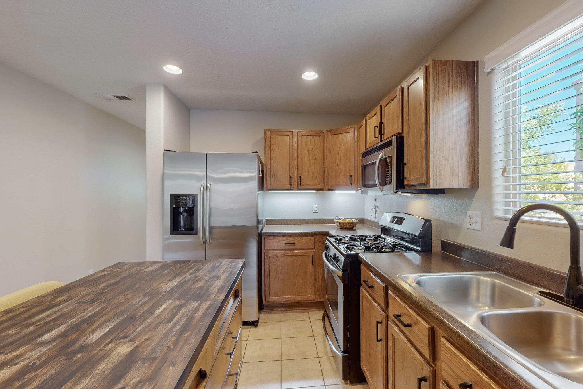 2242 CORTINA Loop SE