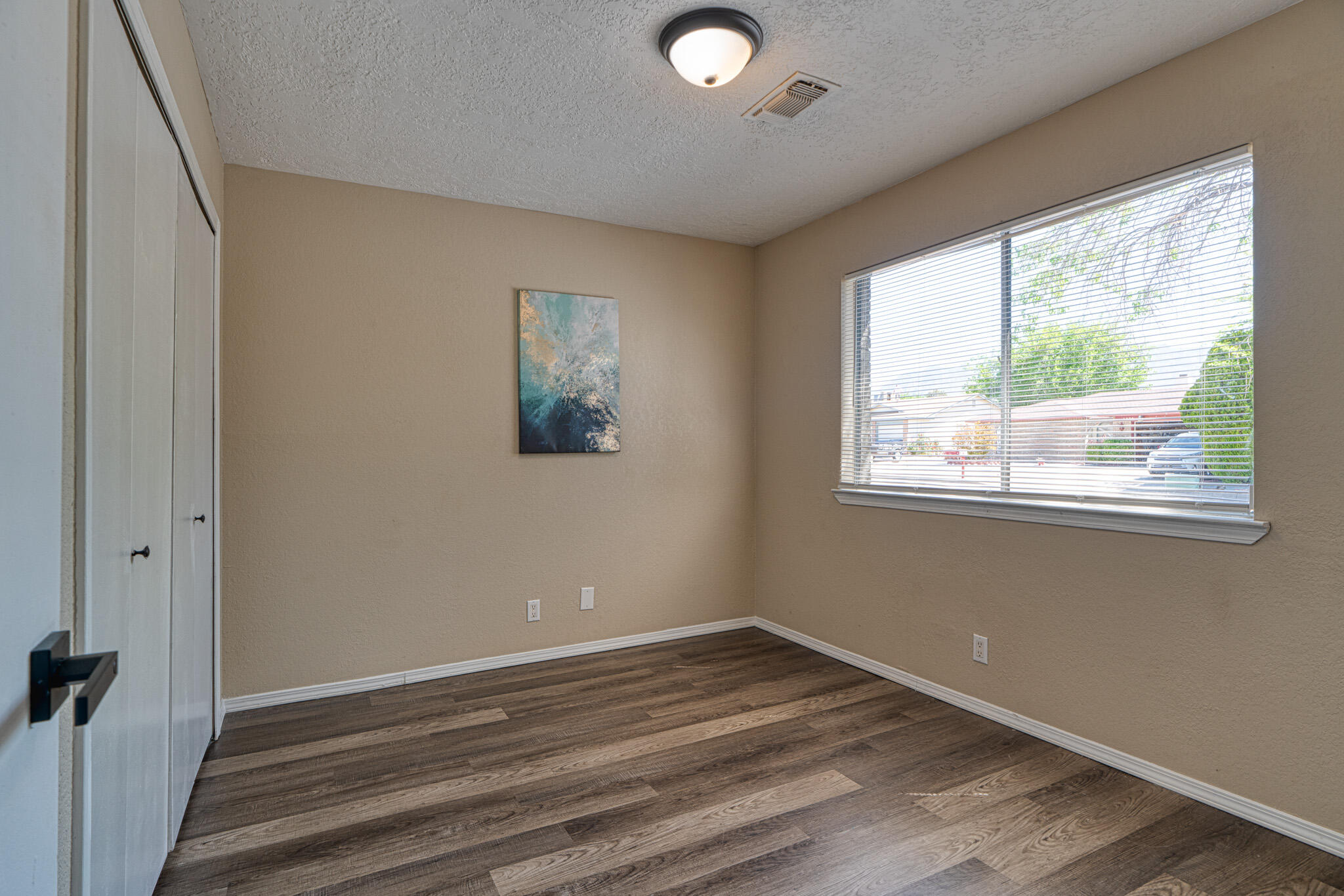 6421 Rosalind Drive NE