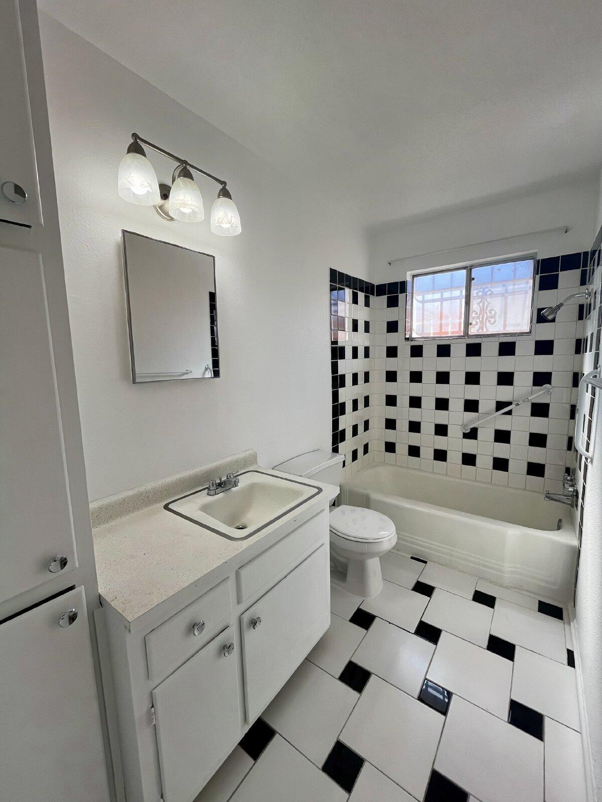 147 GENERAL ARNOLD Street NE