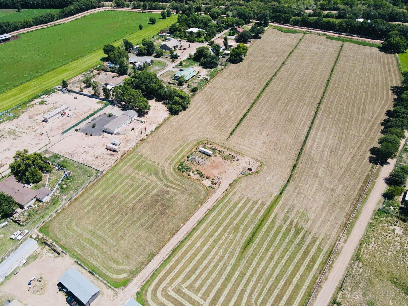 91 CAMINO DE LOS CHAVEZ