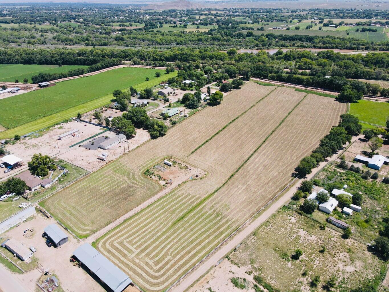 91 CAMINO DE LOS CHAVEZ