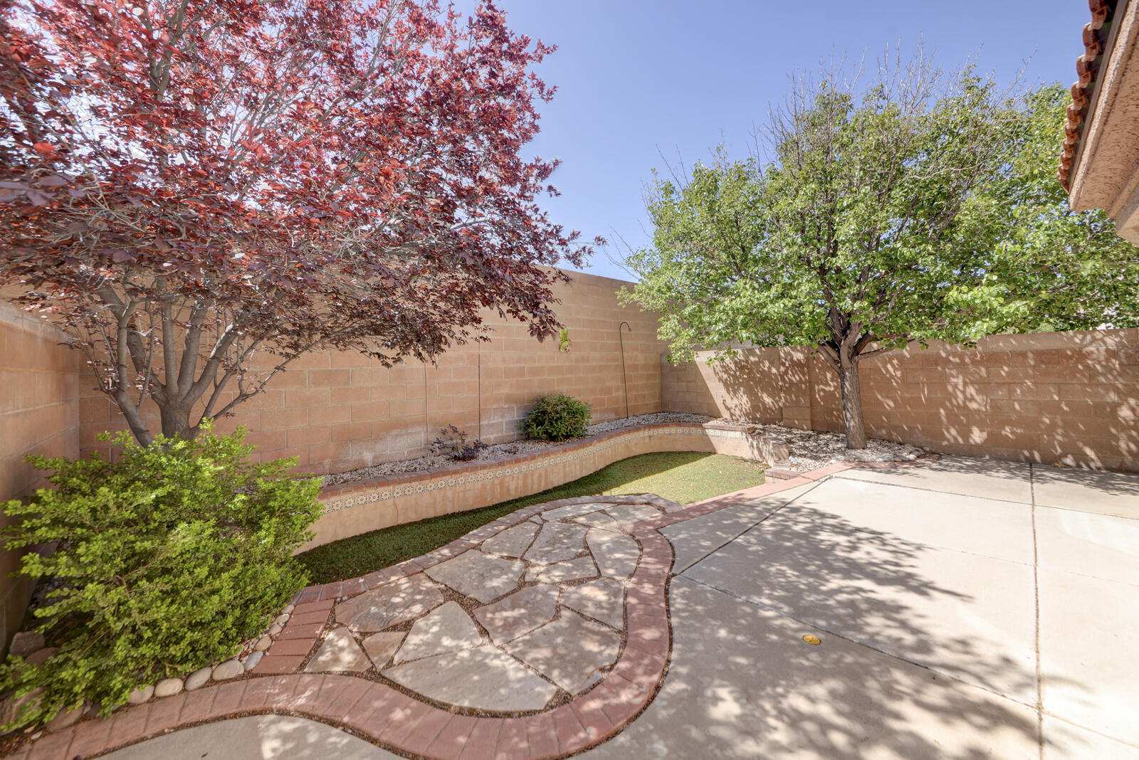 10900 HANALEI Avenue NE