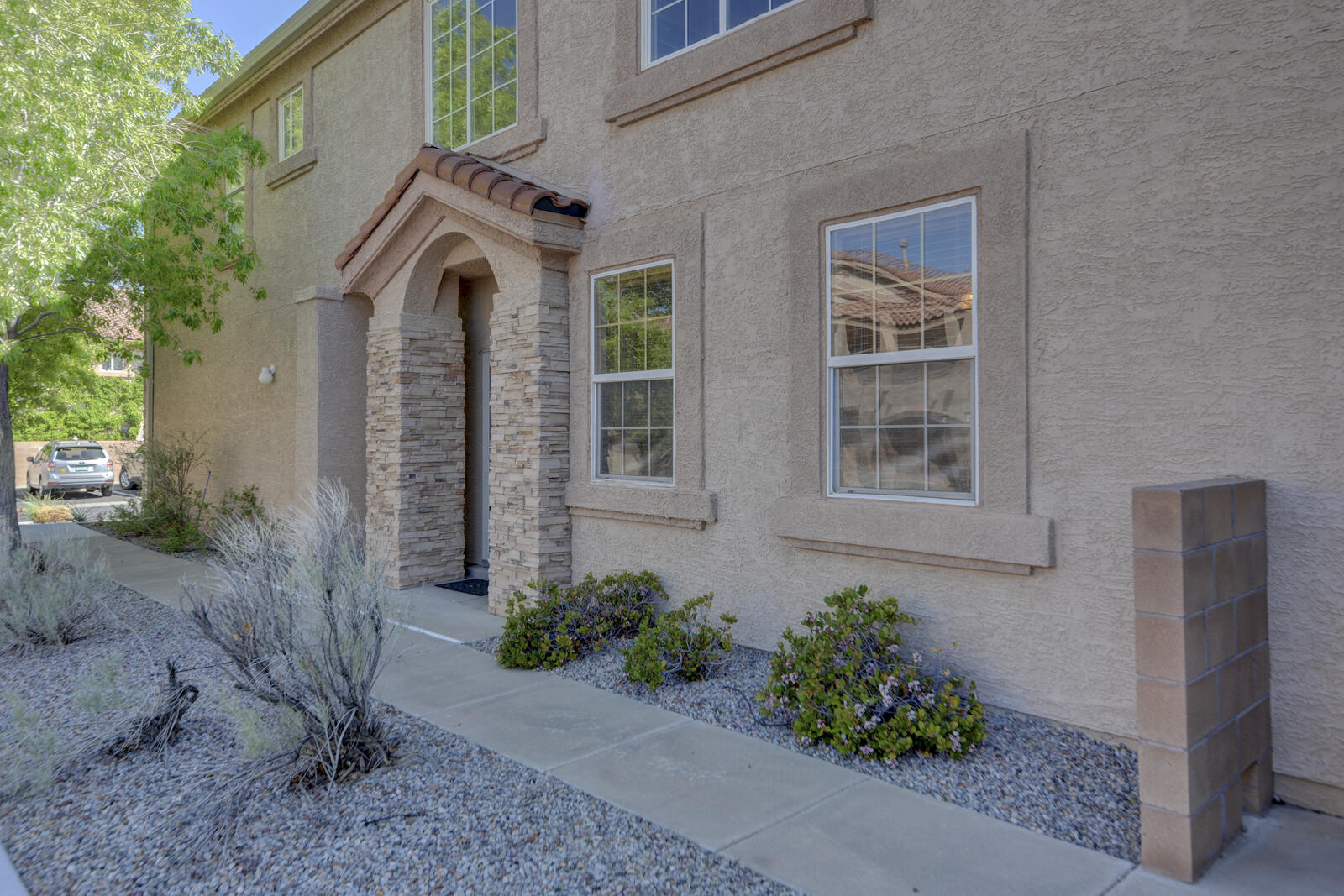 10900 HANALEI Avenue NE