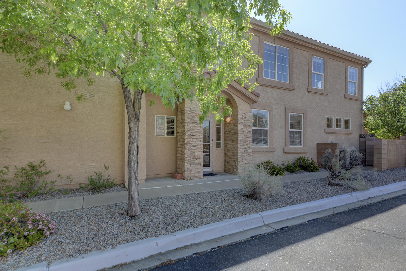 10900 HANALEI Avenue NE