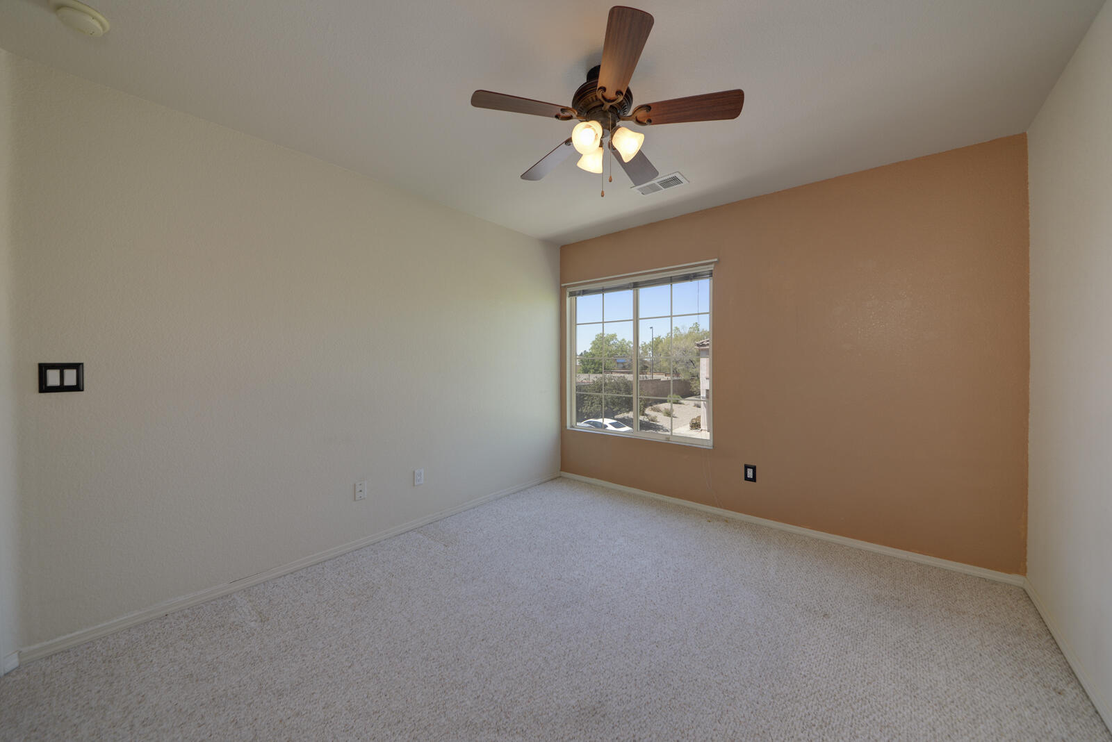 10900 HANALEI Avenue NE