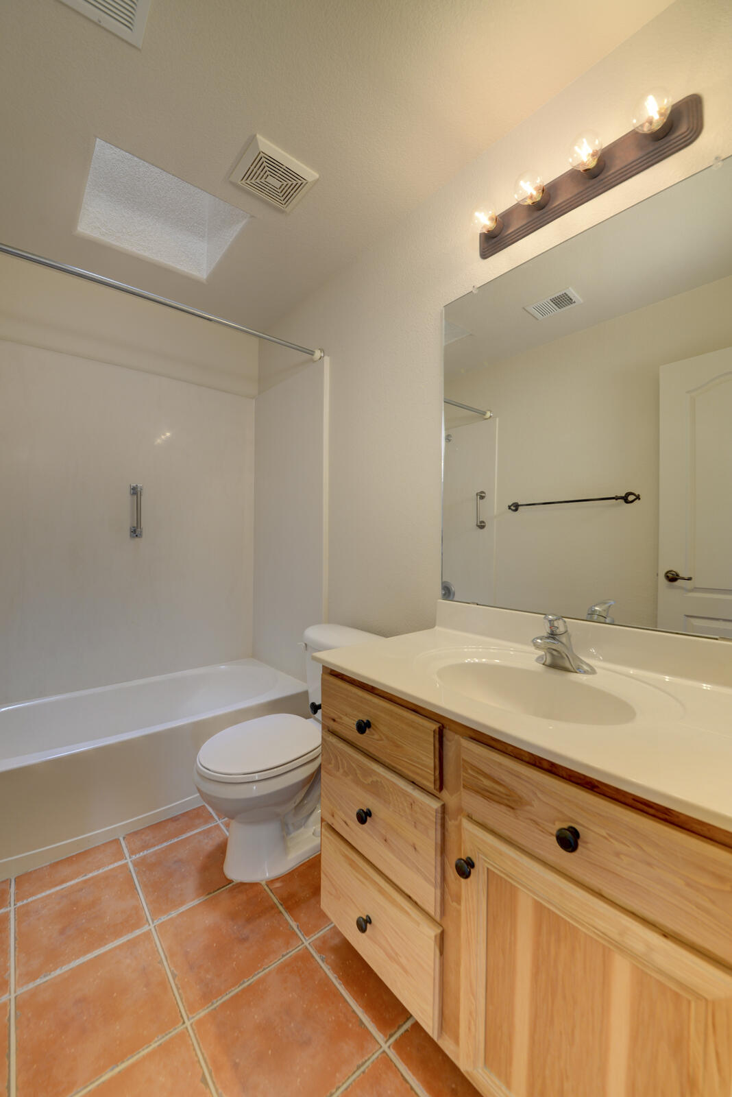 10900 HANALEI Avenue NE