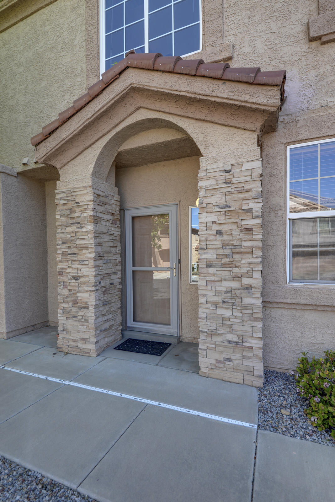 10900 HANALEI Avenue NE