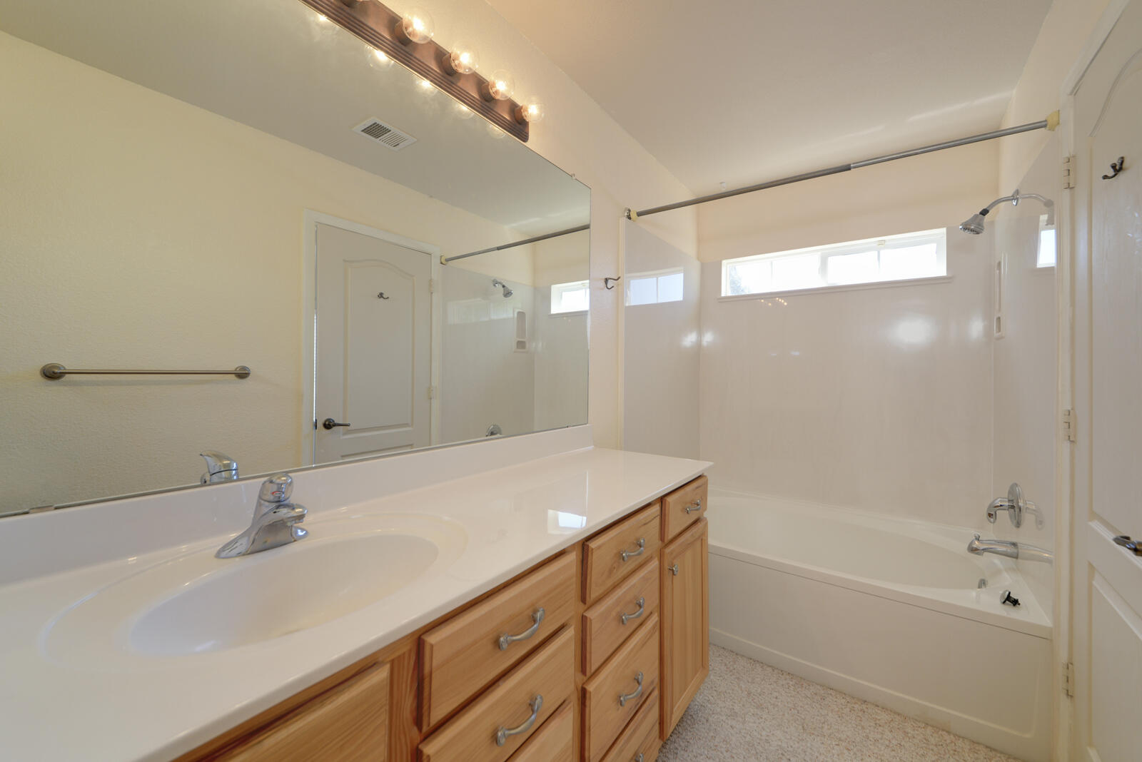 10900 HANALEI Avenue NE