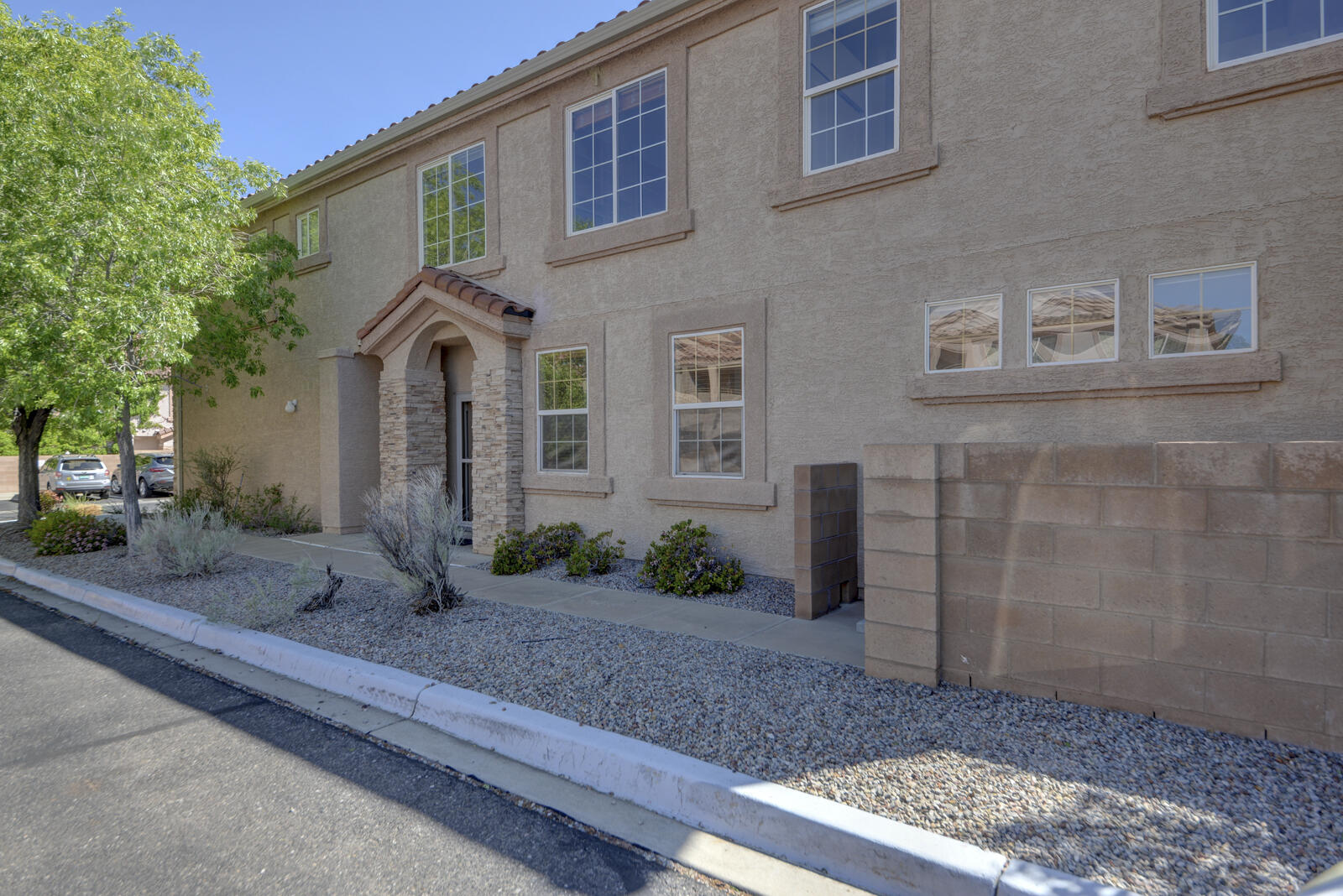 10900 HANALEI Avenue NE