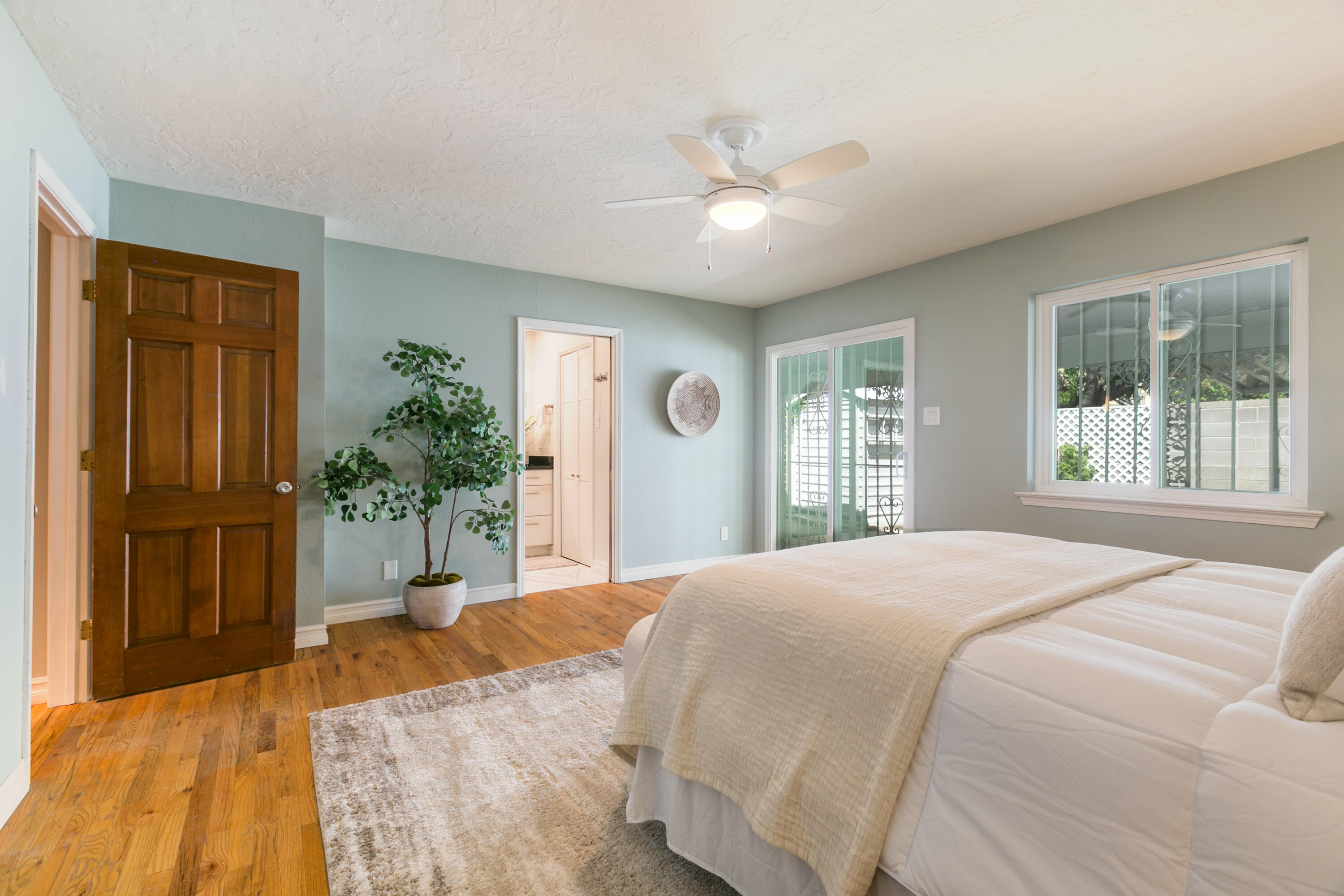 2908 INDIANA Street NE