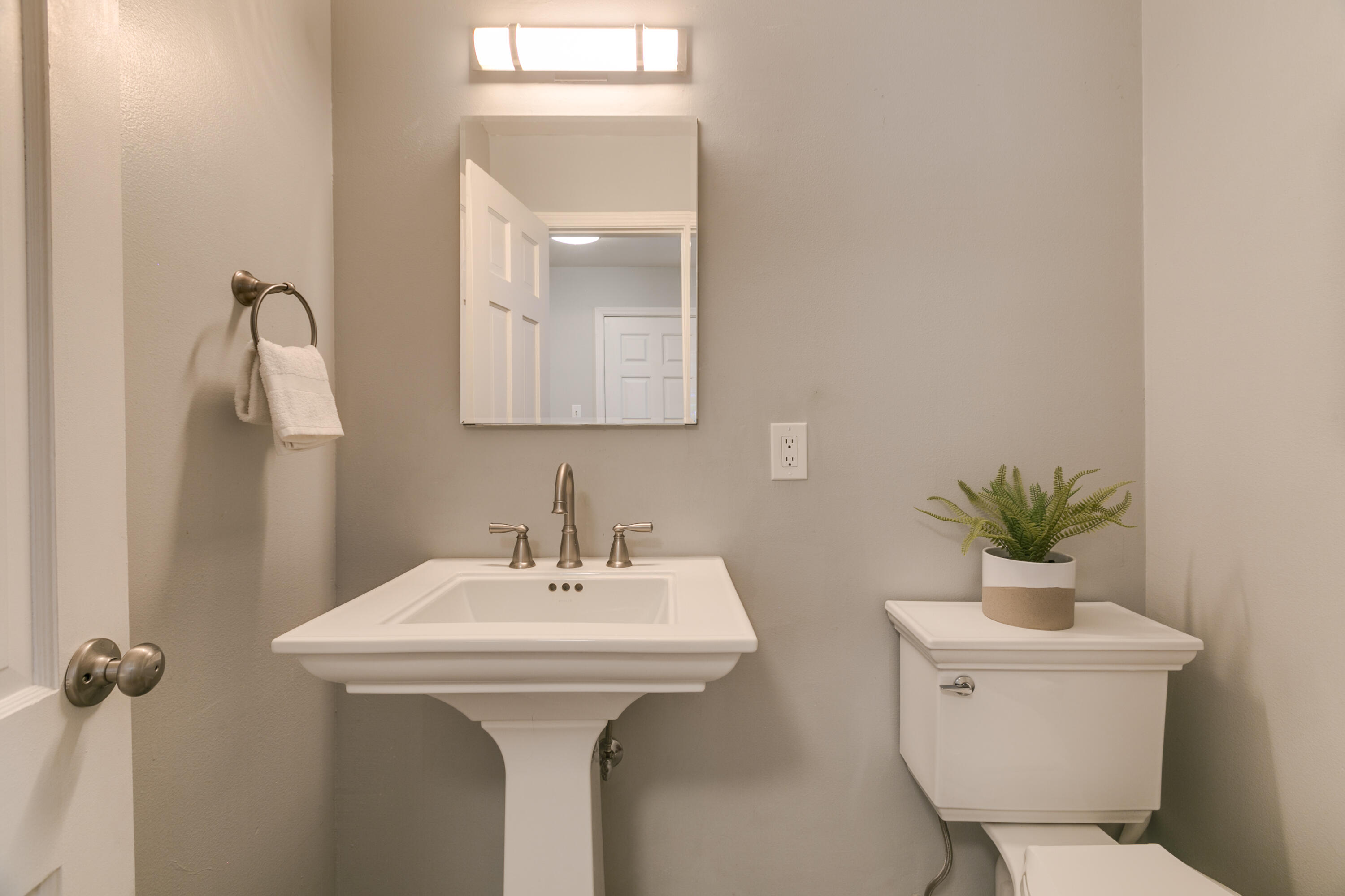 2908 INDIANA Street NE