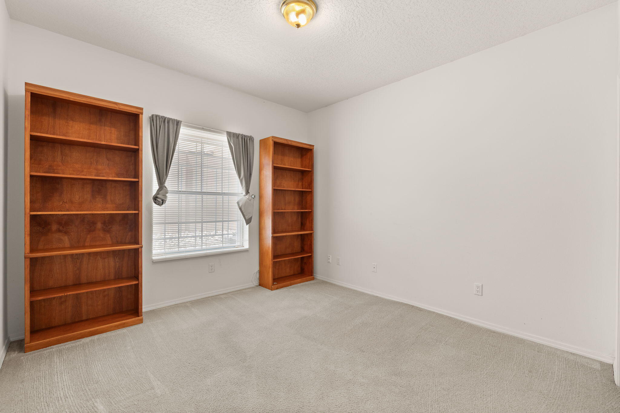 2105 GILA RIVER Road NE