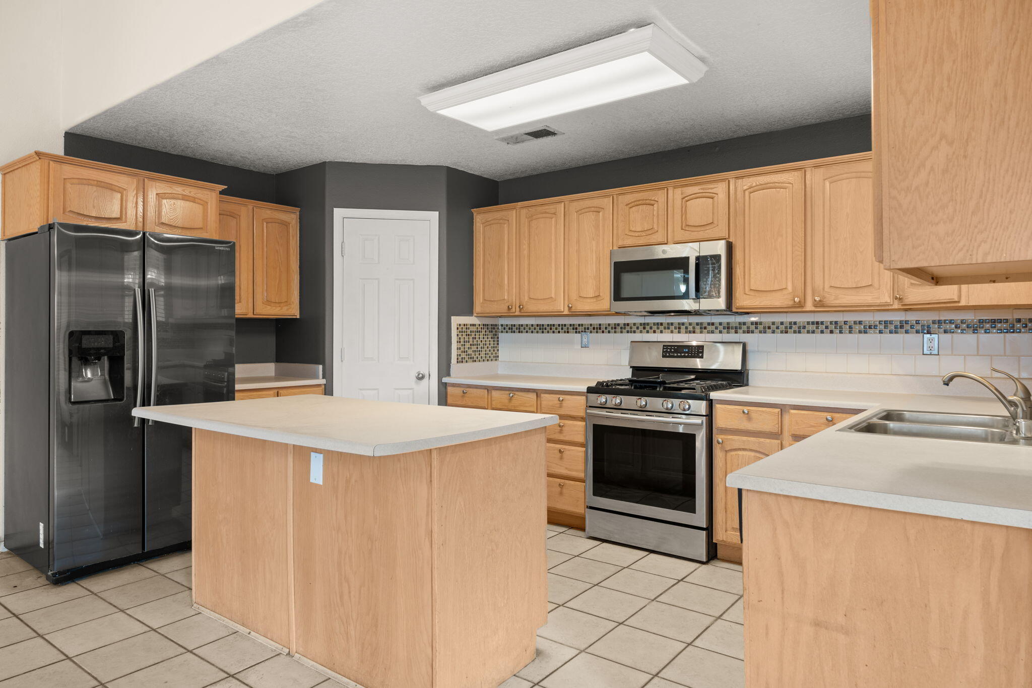 4700 Crestridge Avenue NW