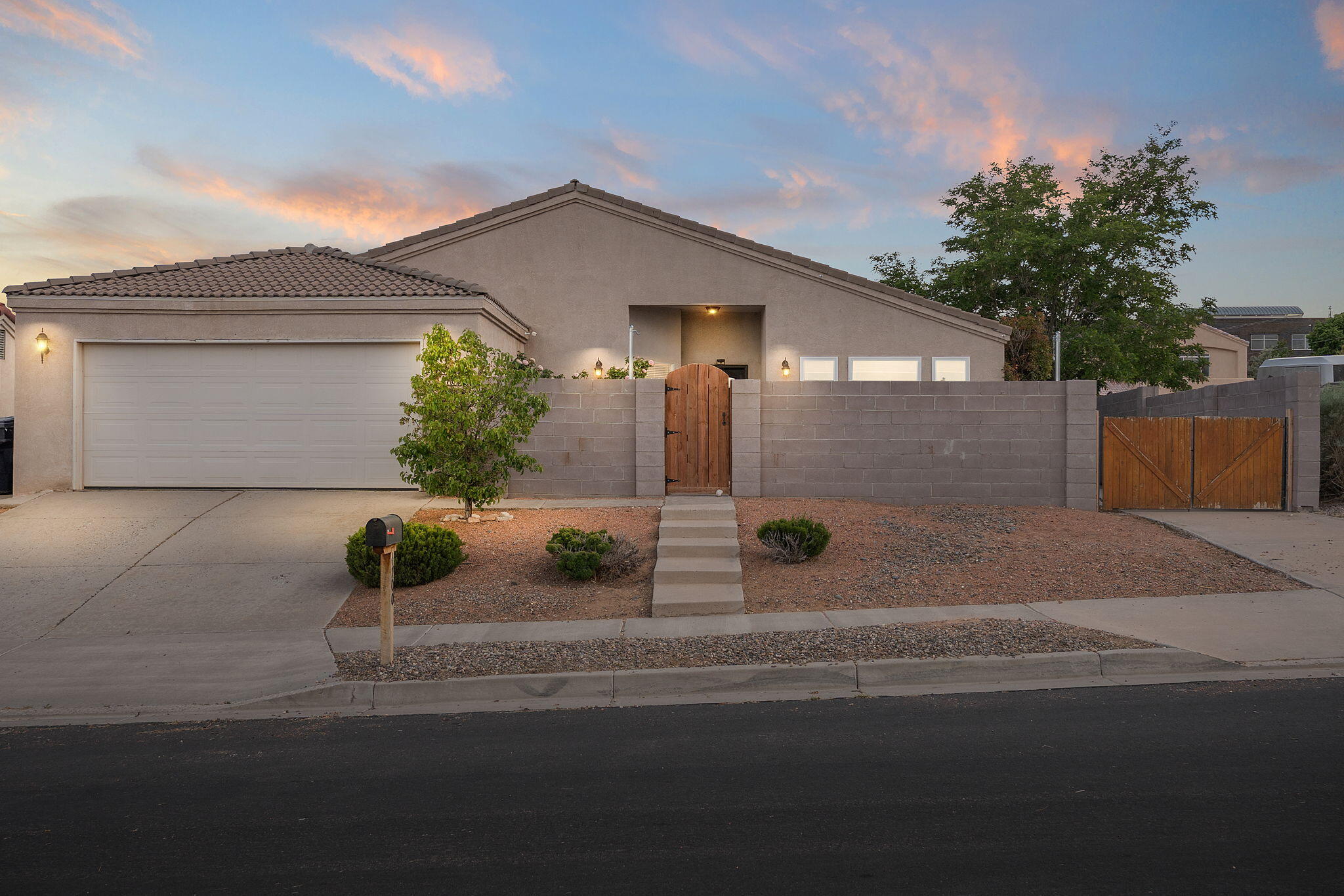 4700 Crestridge Avenue NW